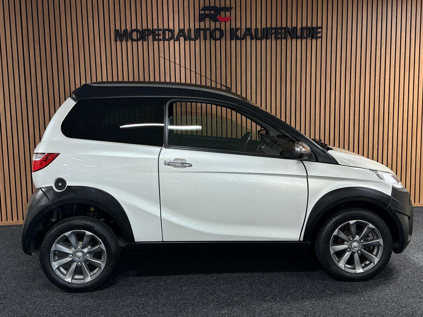 Aixam Crossline XXL Kofferraum | 8 PS Kubota Motor | 45 km/h | Innerhalb 250 KM Kostenlose Lieferung | Mopedauto | Leichtmobile