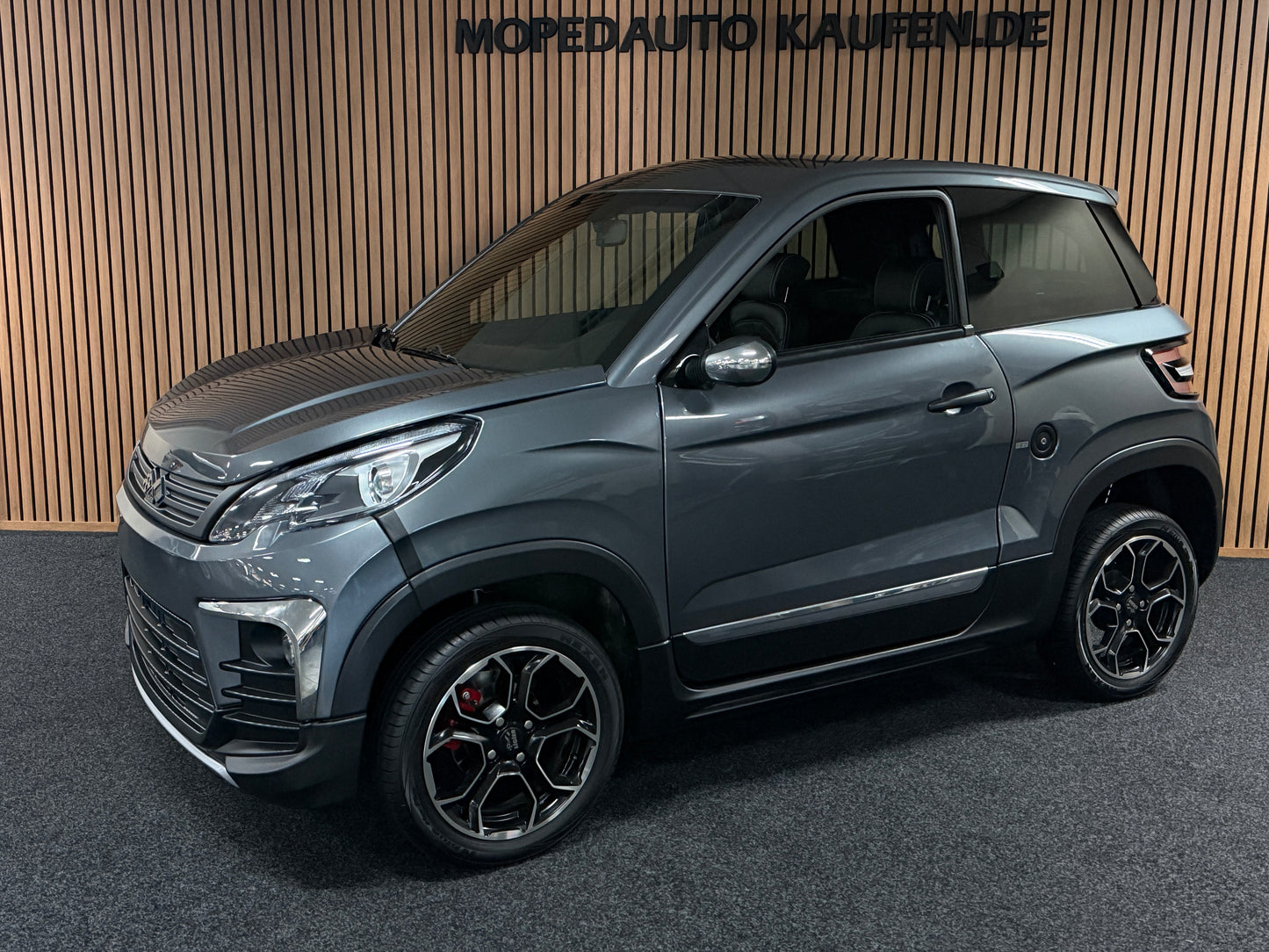 Ligier JS 60 Elegance mit Klima / Servo / Apple CP / DAB+ | Grau | 8 PS leiser DCI Motor | 45 km/h | Rückfahrkamera | Innerhalb 250 KM Kostenlose Lieferung | Mopedauto | Leichtmobile