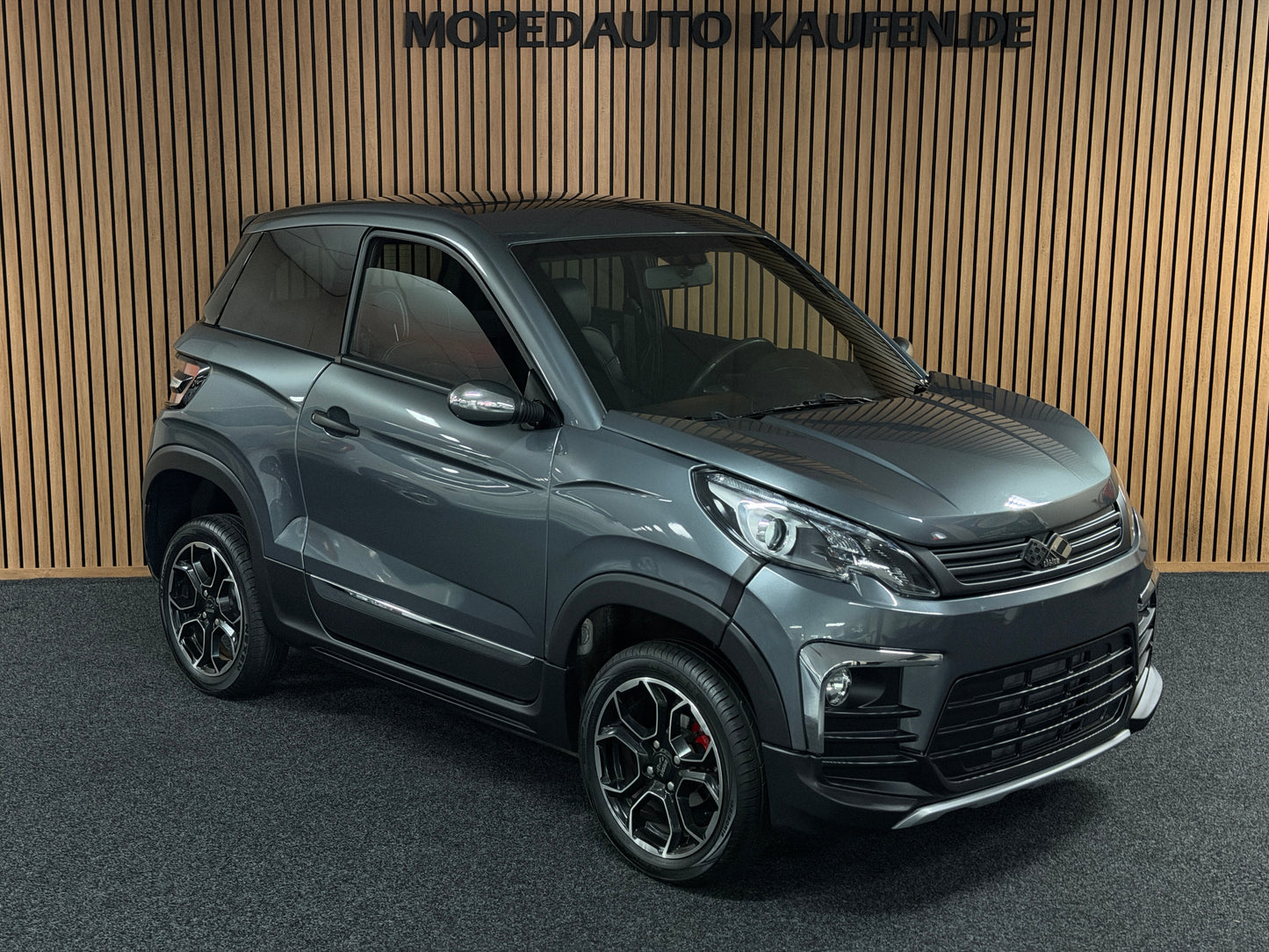 Ligier JS 60 Elegance mit Klima / Servo / Apple CP / DAB+ | Grau | 8 PS leiser DCI Motor | 45 km/h | Rückfahrkamera | Innerhalb 250 KM Kostenlose Lieferung | Mopedauto | Leichtmobile
