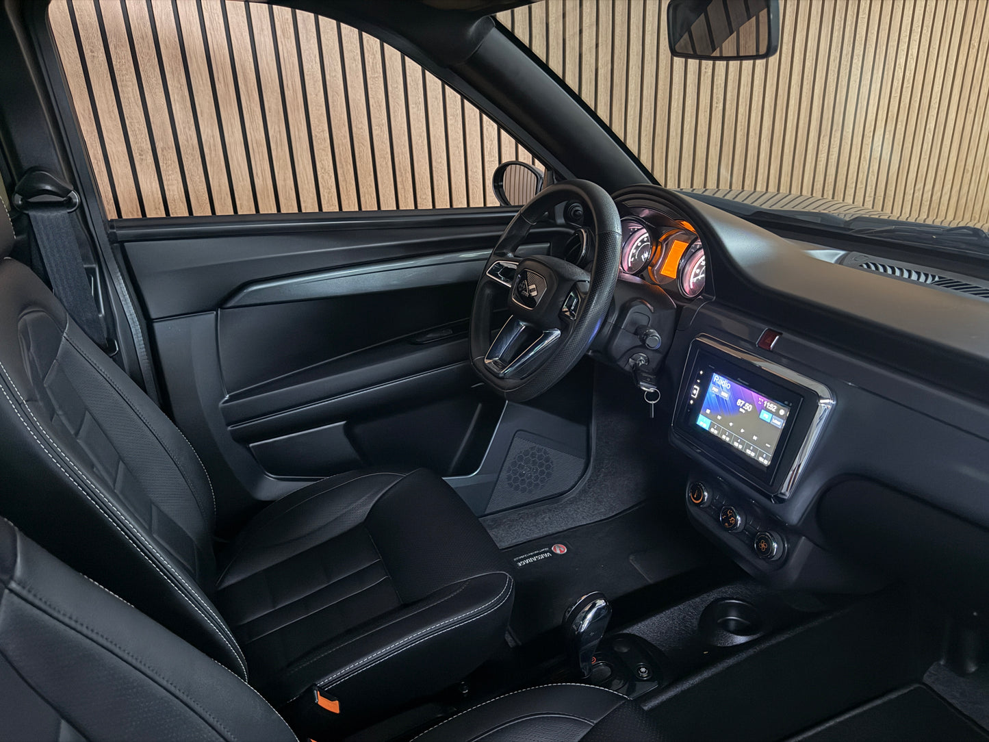 Ligier JS 60 Elegance mit Klima / Servo / Apple CP / DAB+ | Grau | 8 PS leiser DCI Motor | 45 km/h | Rückfahrkamera | Innerhalb 250 KM Kostenlose Lieferung | Mopedauto | Leichtmobile