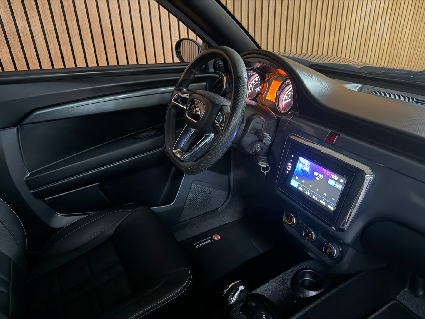Ligier JS 60 Elegance mit Klima / Servo / Apple CP / DAB+ | Grau | 8 PS leiser DCI Motor | 45 km/h | Rückfahrkamera | Innerhalb 250 KM Kostenlose Lieferung | Mopedauto | Leichtmobile