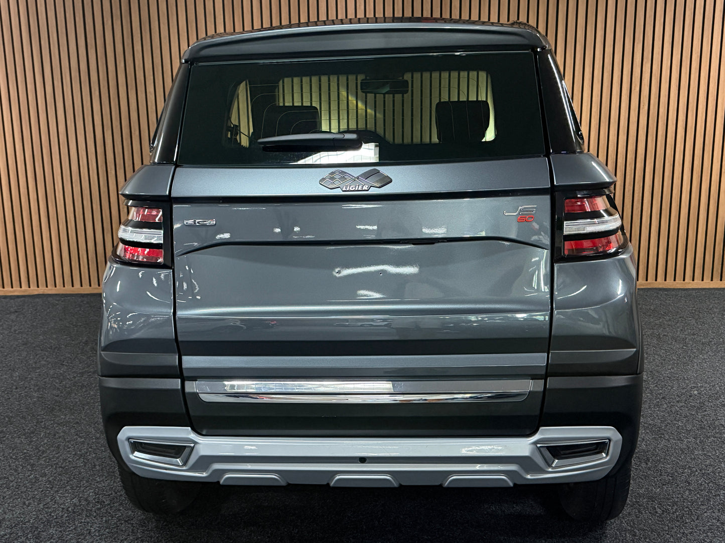 Ligier JS 60 Elegance mit Klima / Servo / Apple CP / DAB+ | Grau | 8 PS leiser DCI Motor | 45 km/h | Rückfahrkamera | Innerhalb 250 KM Kostenlose Lieferung | Mopedauto | Leichtmobile