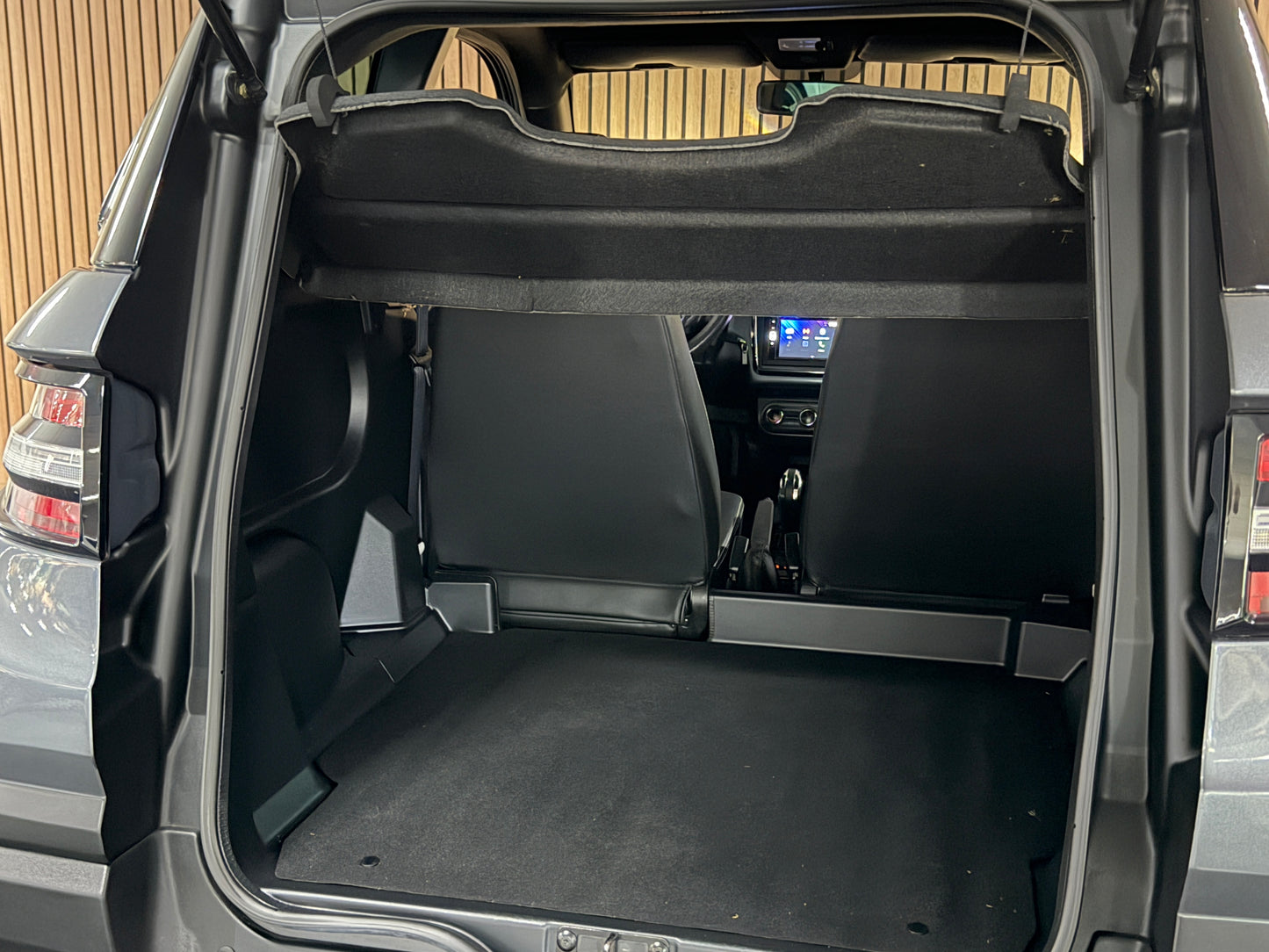 Ligier JS 60 Elegance mit Klima / Servo / Apple CP / DAB+ | Grau | 8 PS leiser DCI Motor | 45 km/h | Rückfahrkamera | Innerhalb 250 KM Kostenlose Lieferung | Mopedauto | Leichtmobile