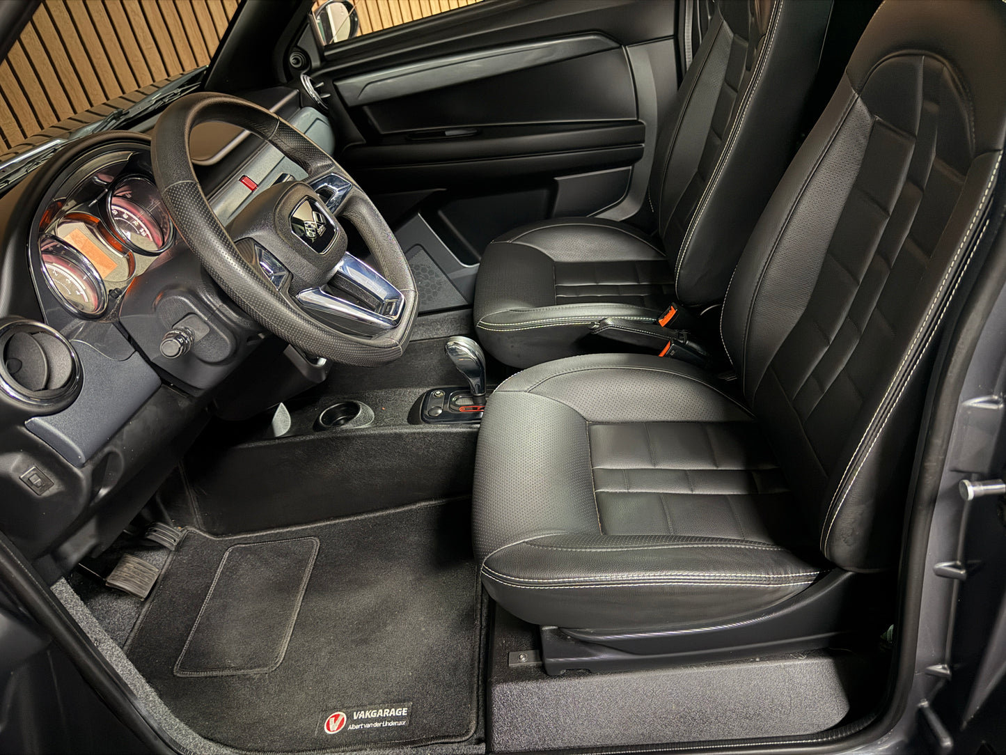 Ligier JS 60 Elegance mit Klima / Servo / Apple CP / DAB+ | Grau | 8 PS leiser DCI Motor | 45 km/h | Rückfahrkamera | Innerhalb 250 KM Kostenlose Lieferung | Mopedauto | Leichtmobile