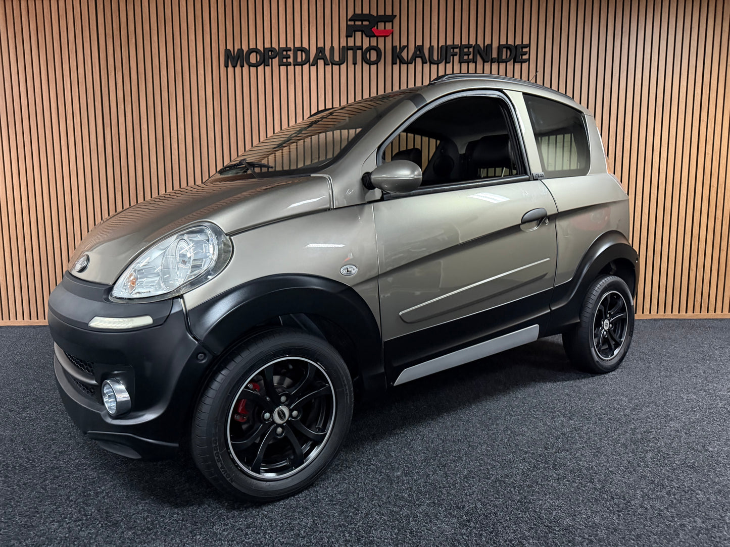Microcar Mgo Highland Army Green  | leiser DCI Motor | 45 km/h | Innerhalb 250 KM Kostenlose Lieferung | Mopedauto | Leichtmobile