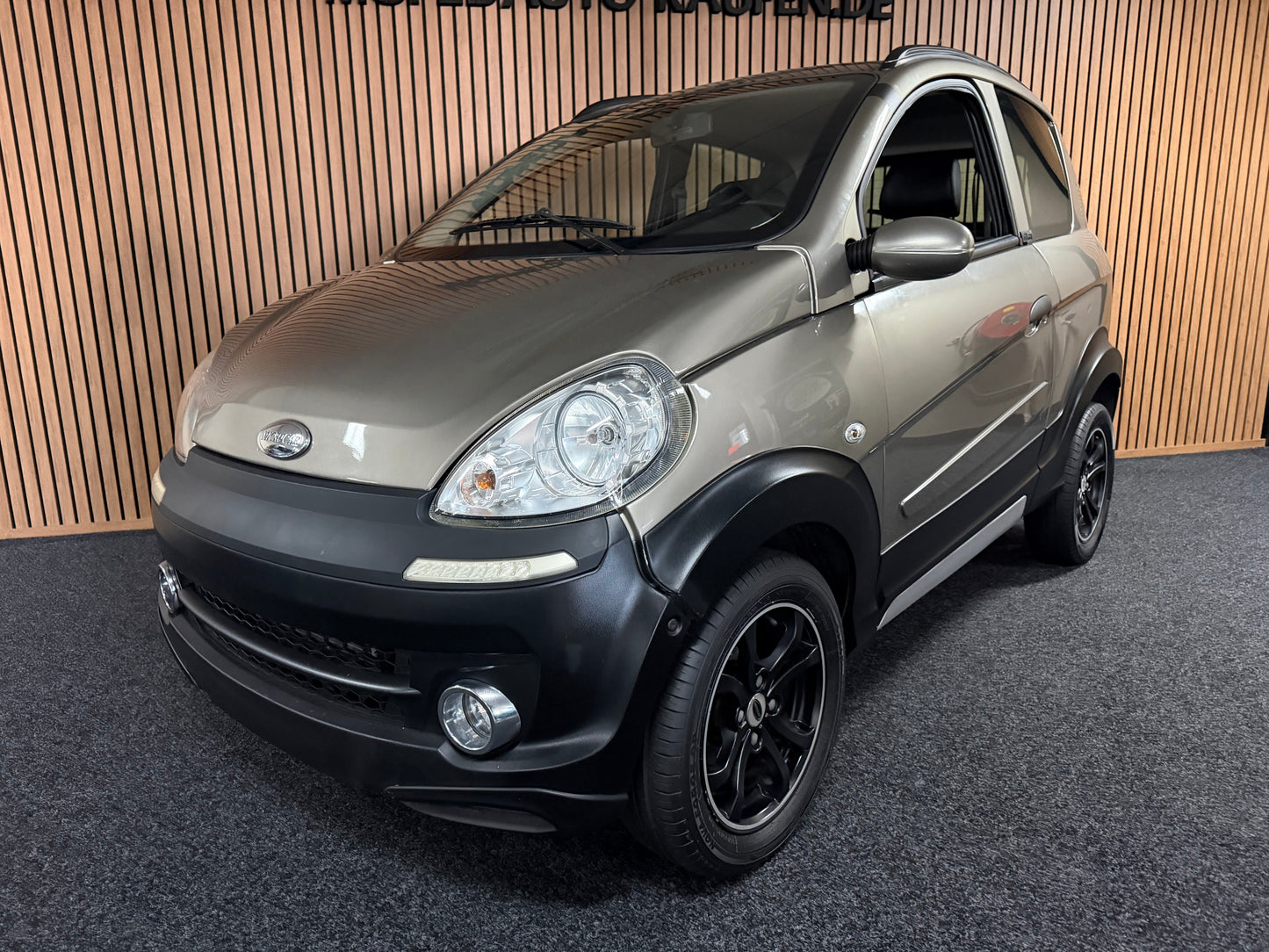 Microcar Mgo Highland Army Green  | leiser DCI Motor | 45 km/h | Innerhalb 250 KM Kostenlose Lieferung | Mopedauto | Leichtmobile