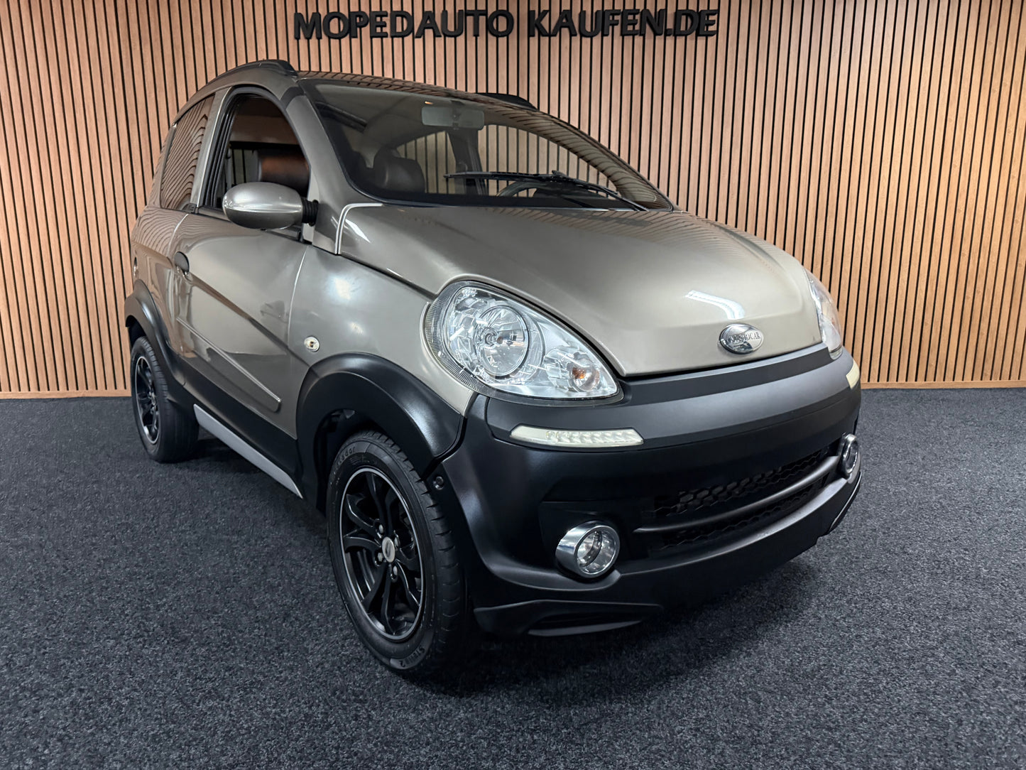 Microcar Mgo Highland Army Green  | leiser DCI Motor | 45 km/h | Innerhalb 250 KM Kostenlose Lieferung | Mopedauto | Leichtmobile