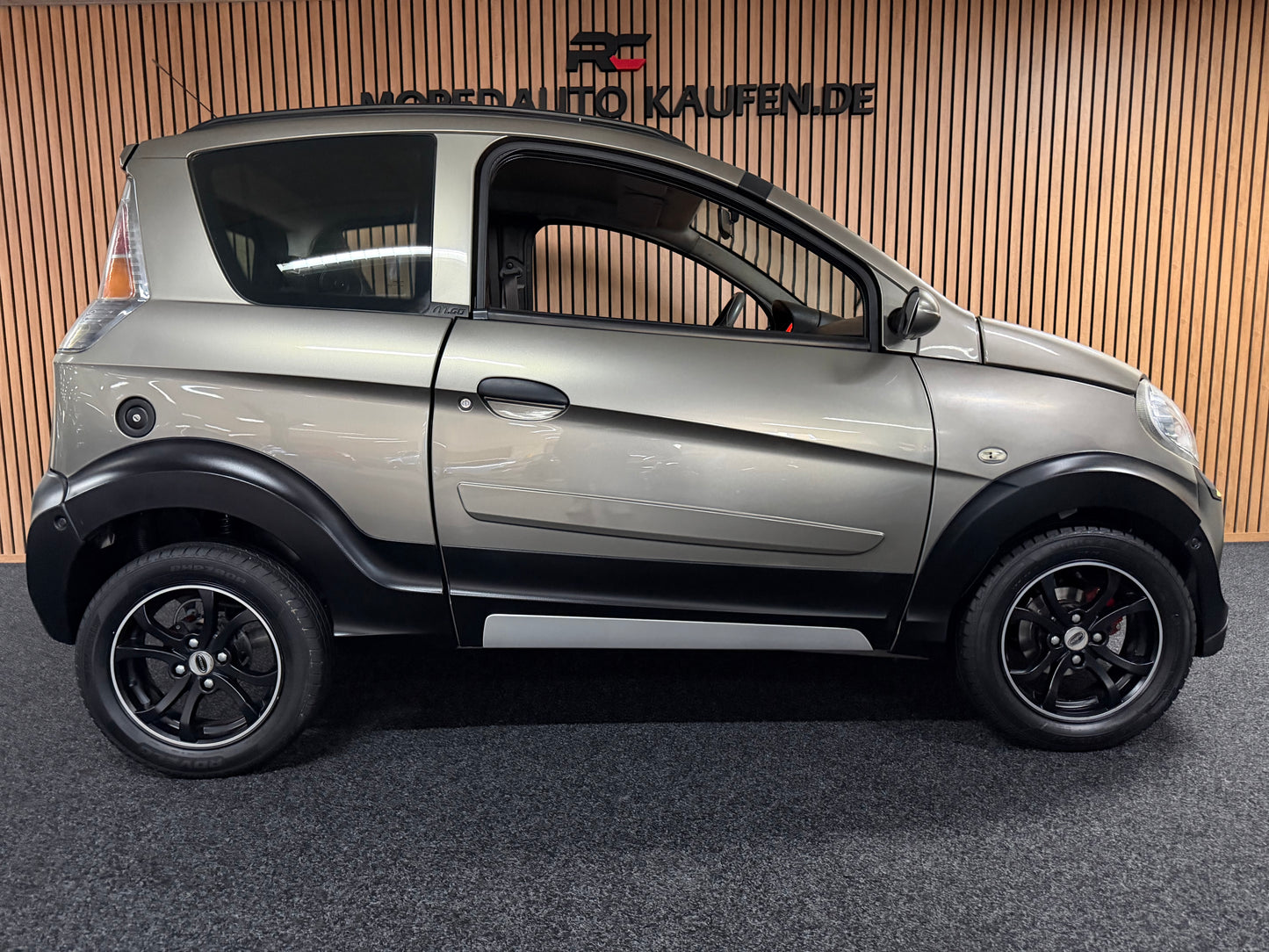 Microcar Mgo Highland Army Green  | leiser DCI Motor | 45 km/h | Innerhalb 250 KM Kostenlose Lieferung | Mopedauto | Leichtmobile