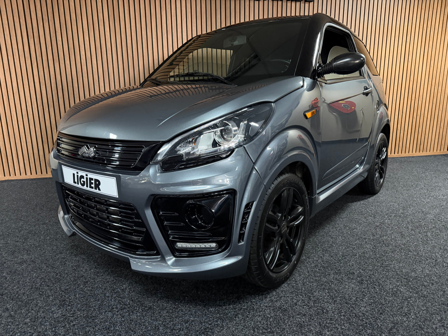 Ligier JS50 Sport 2021 | 8 PS Motor | 45 km/h | Rückfahrkamera | Innerhalb 250 KM Kostenlose Lieferung | Mopedauto | Leichtmobile