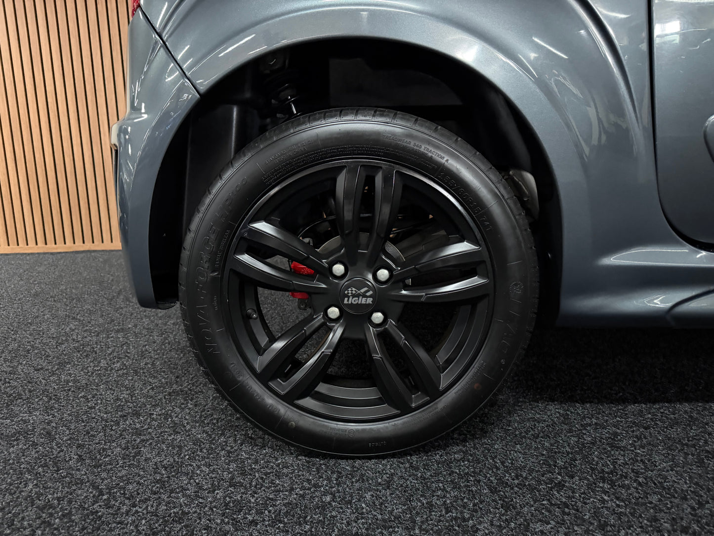 Ligier JS50 Sport 2021 | 8 PS Motor | 45 km/h | Rückfahrkamera | Innerhalb 250 KM Kostenlose Lieferung | Mopedauto | Leichtmobile