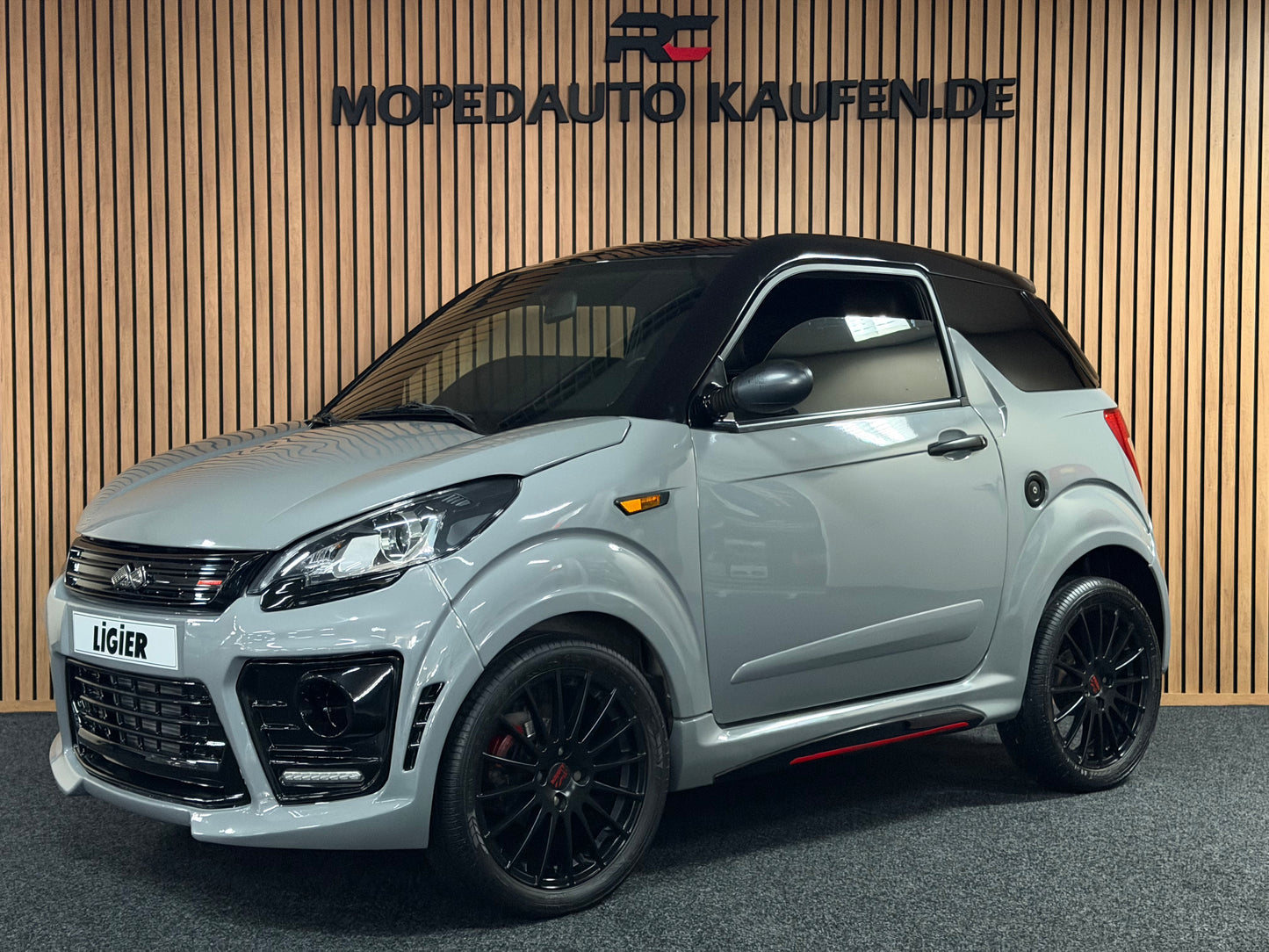 Ligier JS50 Ultimate Sport Nardo Grau | KLIMA | 8 PS leiser DCI Motor | 45 km/h | Rückfahrkamera | Innerhalb 250 KM Kostenlose Lieferung | Mopedauto | Leichtmobile
