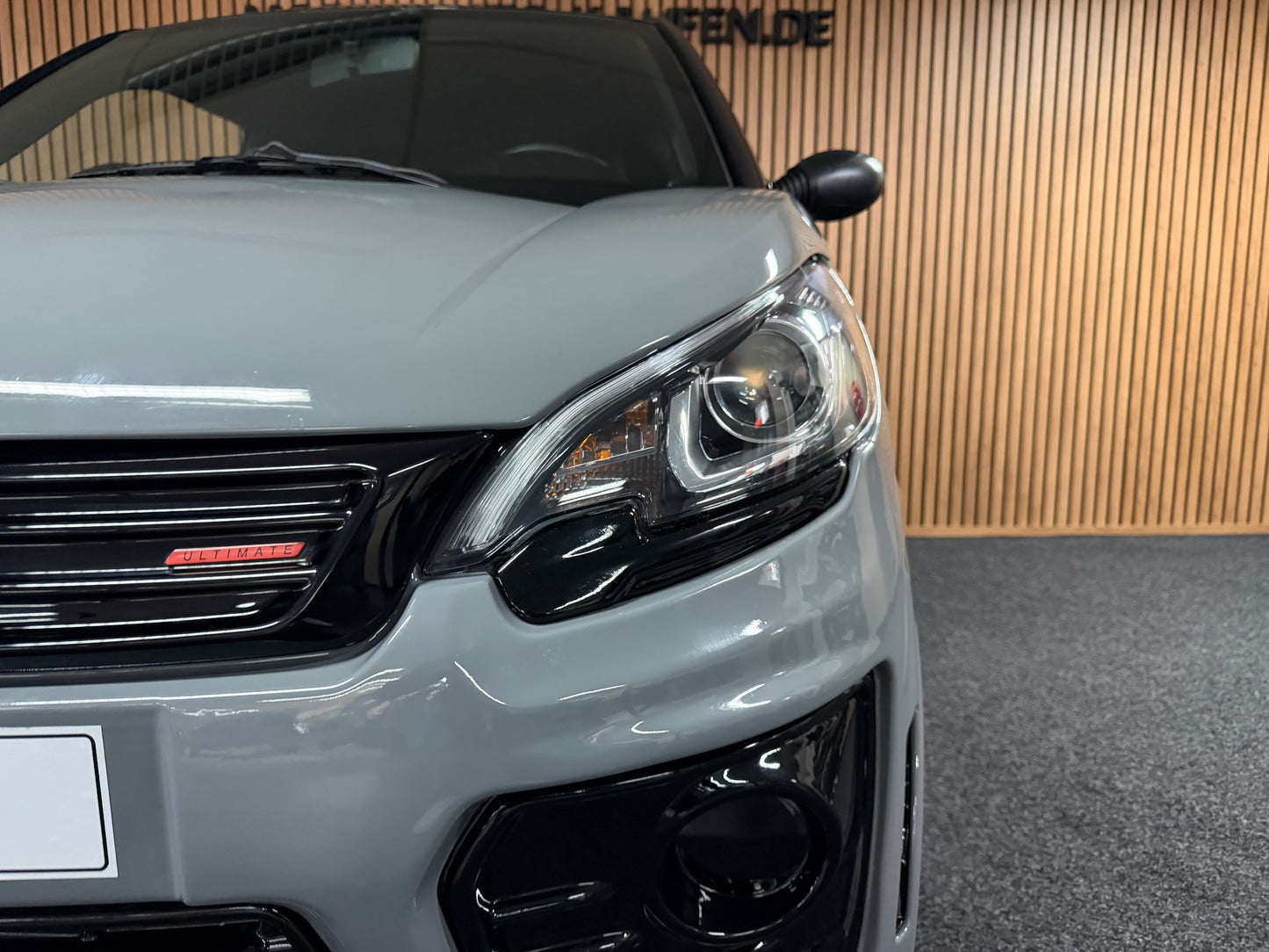 Ligier JS50 Ultimate Sport Nardo Grau | KLIMA | 8 PS leiser DCI Motor | 45 km/h | Rückfahrkamera | Innerhalb 250 KM Kostenlose Lieferung | Mopedauto | Leichtmobile