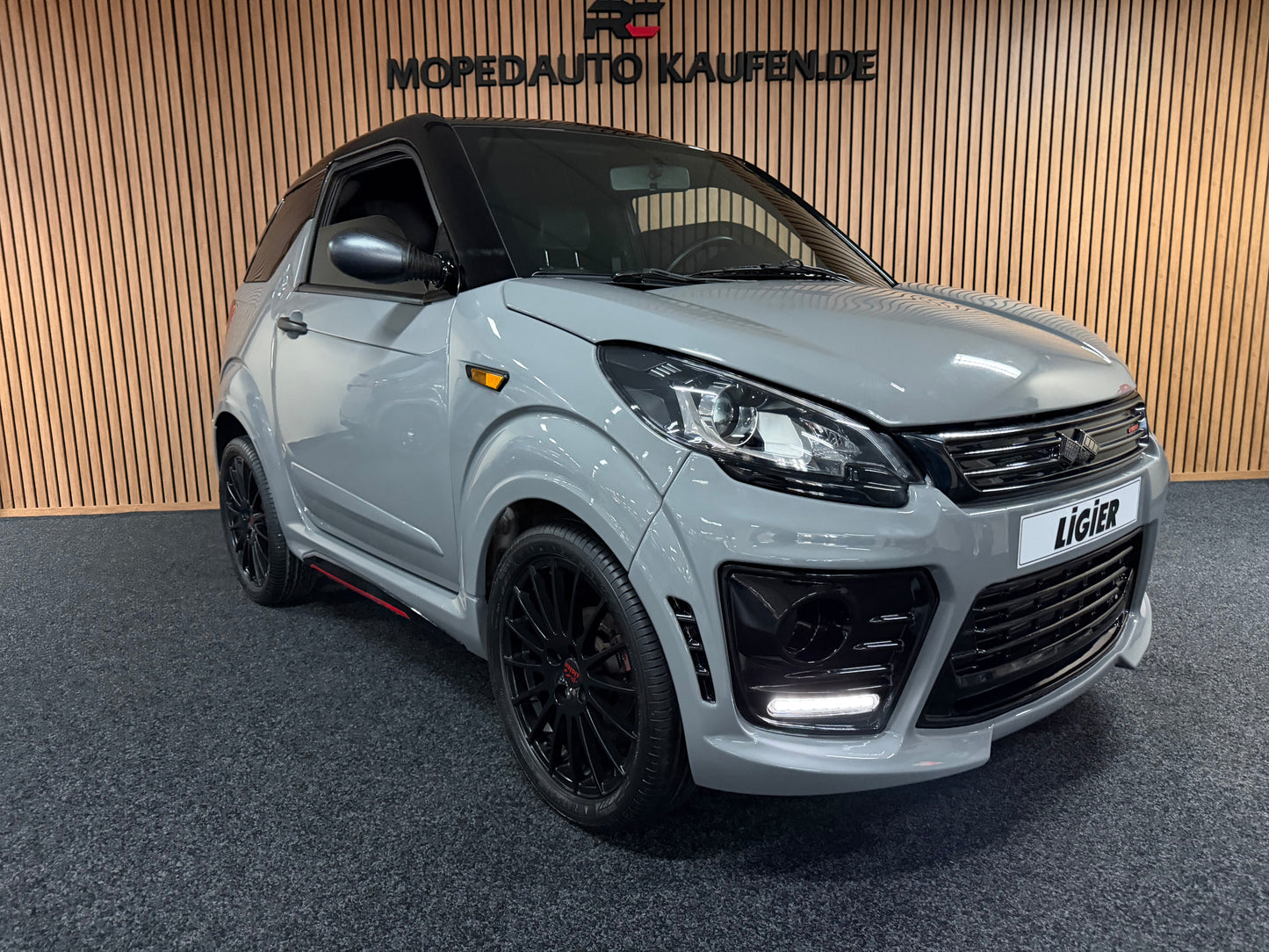 Ligier JS50 Ultimate Sport Nardo Grau | KLIMA | 8 PS leiser DCI Motor | 45 km/h | Rückfahrkamera | Innerhalb 250 KM Kostenlose Lieferung | Mopedauto | Leichtmobile