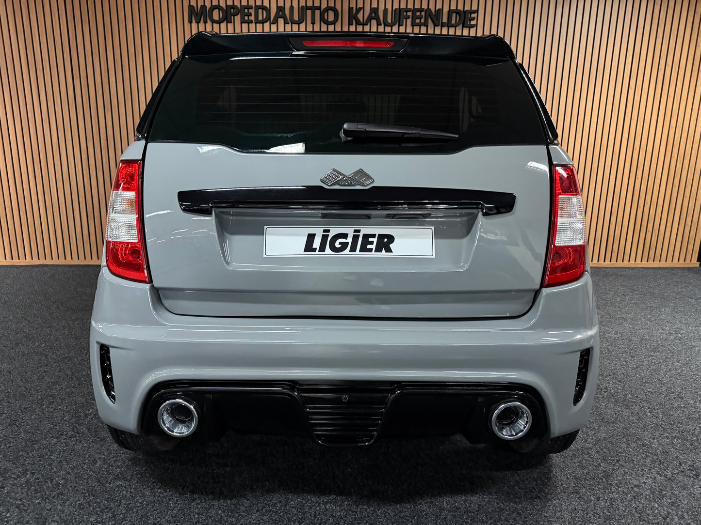 Ligier JS50 Ultimate Sport Nardo Grau | KLIMA | 8 PS leiser DCI Motor | 45 km/h | Rückfahrkamera | Innerhalb 250 KM Kostenlose Lieferung | Mopedauto | Leichtmobile
