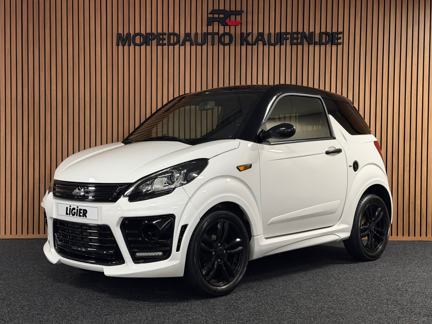 Ligier JS50 Sport | 8 PS leiser DCI Motor | 45 km/h | Rückfahrkamera | Innerhalb 250 KM Kostenlose Lieferung | Mopedauto | Leichtmobile