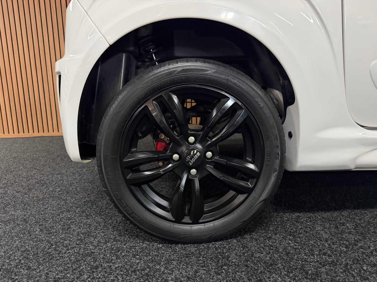 Ligier JS50 Sport | 8 PS leiser DCI Motor | 45 km/h | Rückfahrkamera | Innerhalb 250 KM Kostenlose Lieferung | Mopedauto | Leichtmobile