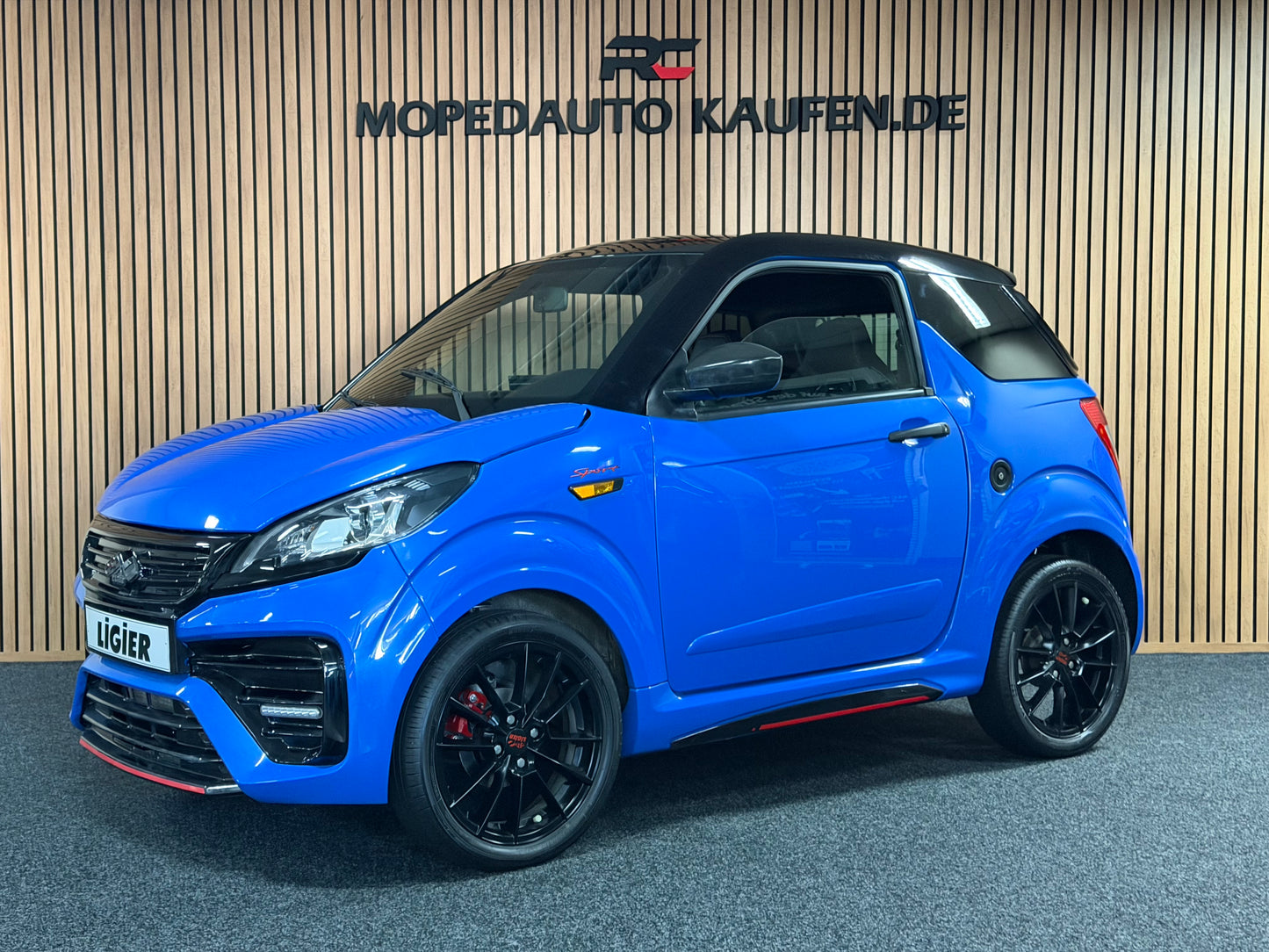 Ligier JS50 Ultimate Blau  | Servolenkung | DAB + / Apple Carplay Ambilight  | 8 PS leiser DCI Motor | 45 km/h | Rückfahrkamera | Innerhalb 250 KM Kostenlose Lieferung | Mopedauto | Leichtmobile