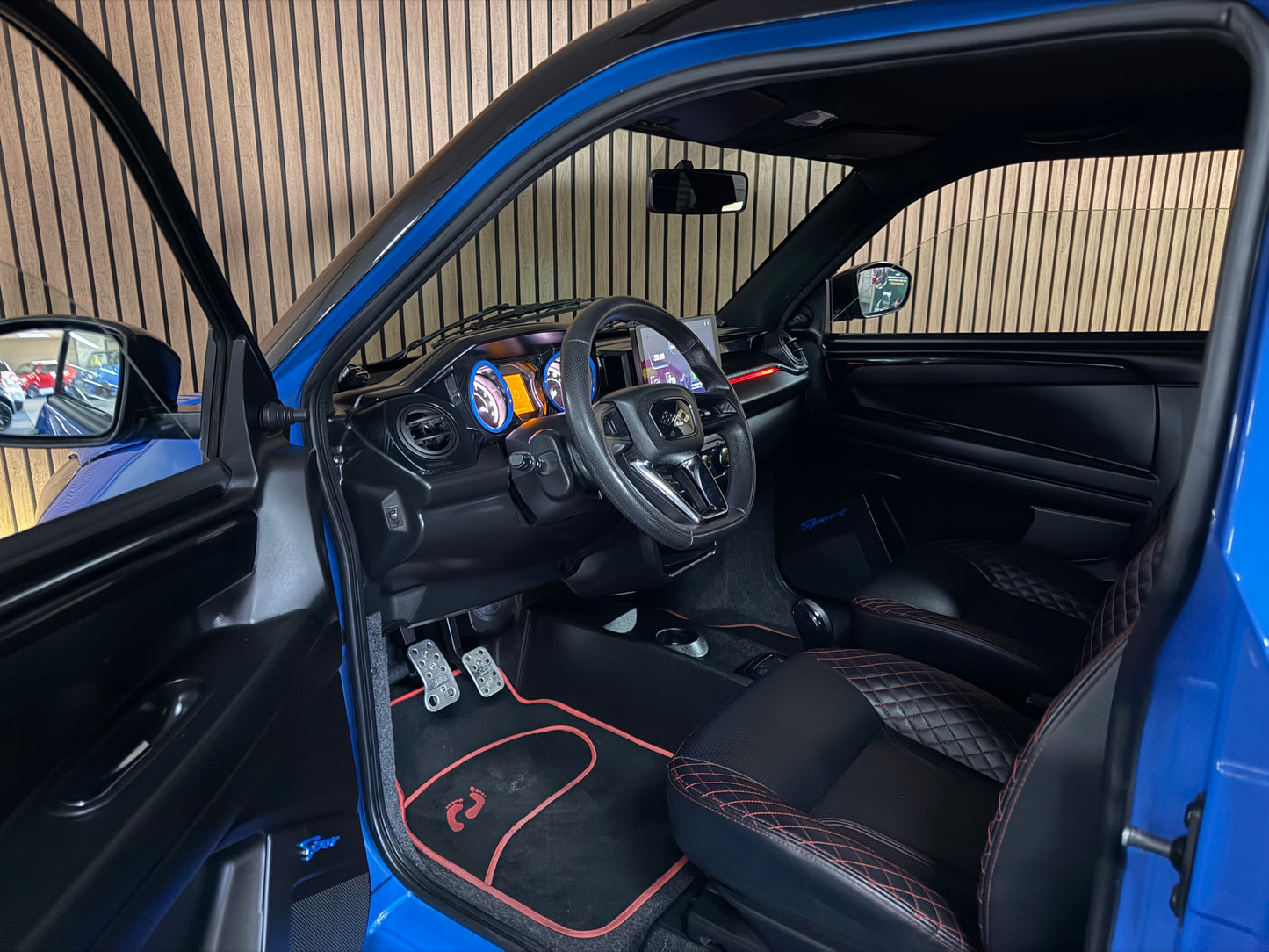 Ligier JS50 Ultimate Blau  | Servolenkung | DAB + / Apple Carplay Ambilight  | 8 PS leiser DCI Motor | 45 km/h | Rückfahrkamera | Innerhalb 250 KM Kostenlose Lieferung | Mopedauto | Leichtmobile