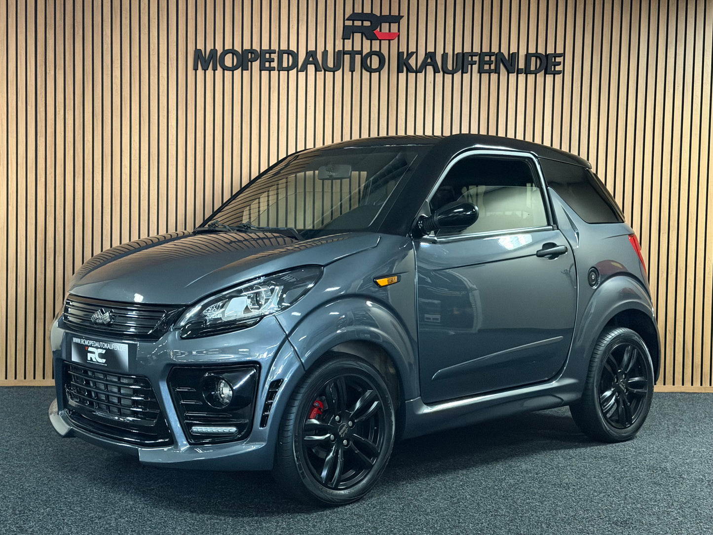 Ligier JS50 Sport Grau  | Servolenkung | 8 PS leiser DCI Motor | 45 km/h | Rückfahrkamera | Innerhalb 250 KM Kostenlose Lieferung | Mopedauto | Leichtmobile