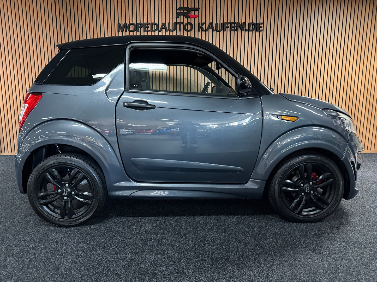 Ligier JS50 Sport Grau  | Servolenkung | 8 PS leiser DCI Motor | 45 km/h | Rückfahrkamera | Innerhalb 250 KM Kostenlose Lieferung | Mopedauto | Leichtmobile