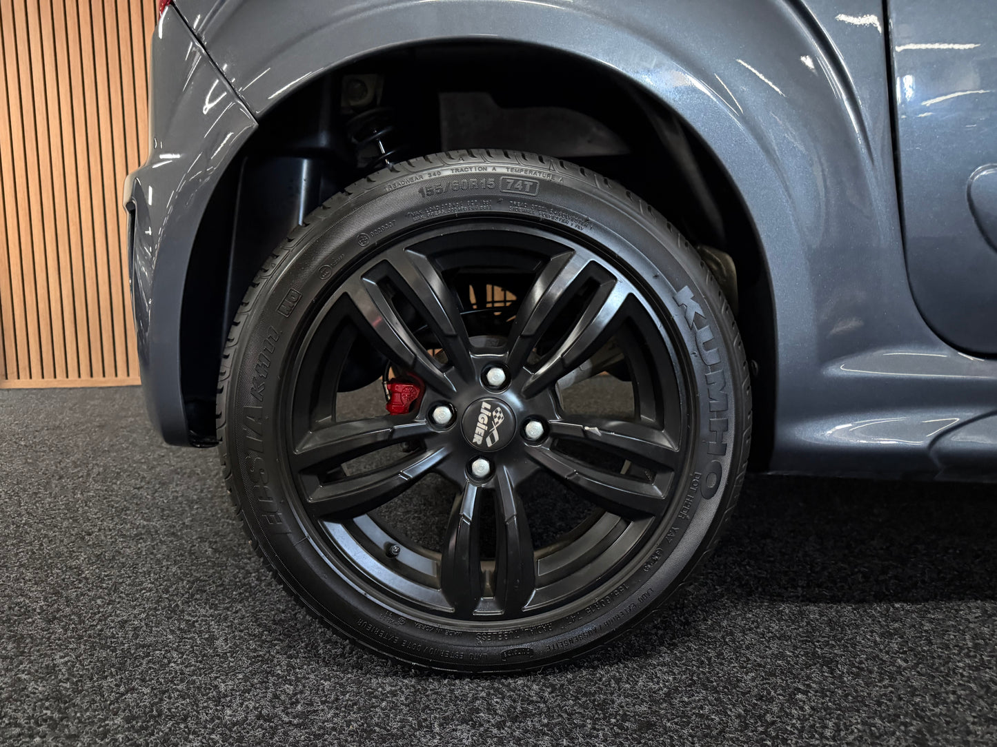 Ligier JS50 Sport Grau  | Servolenkung | 8 PS leiser DCI Motor | 45 km/h | Rückfahrkamera | Innerhalb 250 KM Kostenlose Lieferung | Mopedauto | Leichtmobile
