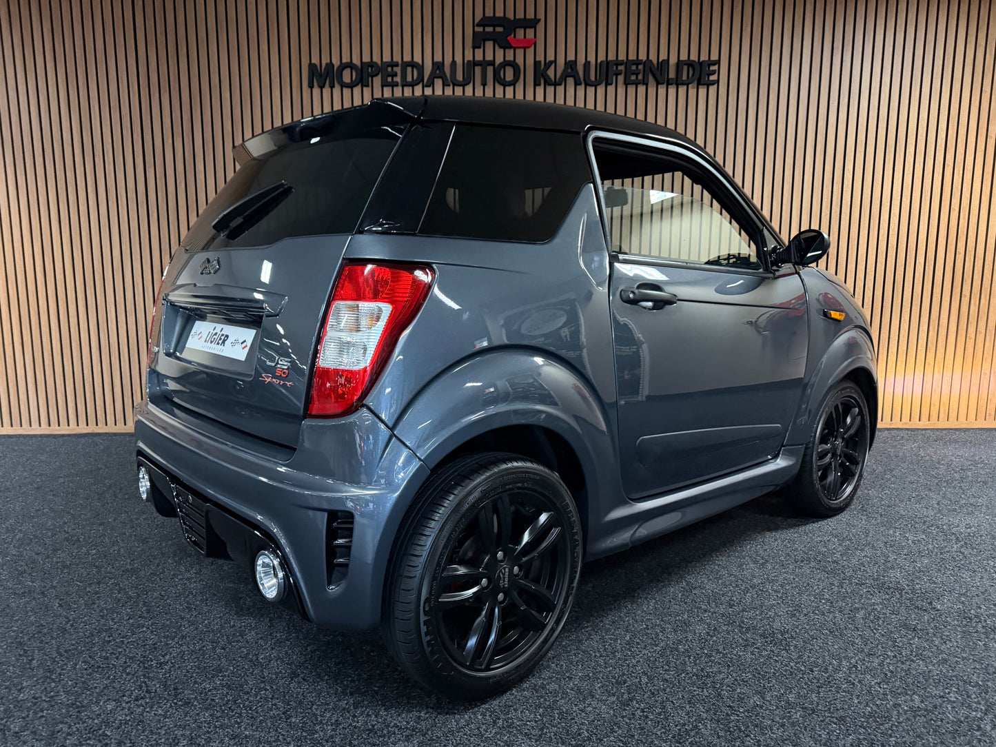 Ligier JS50 Sport Grau  | Servolenkung | 8 PS leiser DCI Motor | 45 km/h | Rückfahrkamera | Innerhalb 250 KM Kostenlose Lieferung | Mopedauto | Leichtmobile