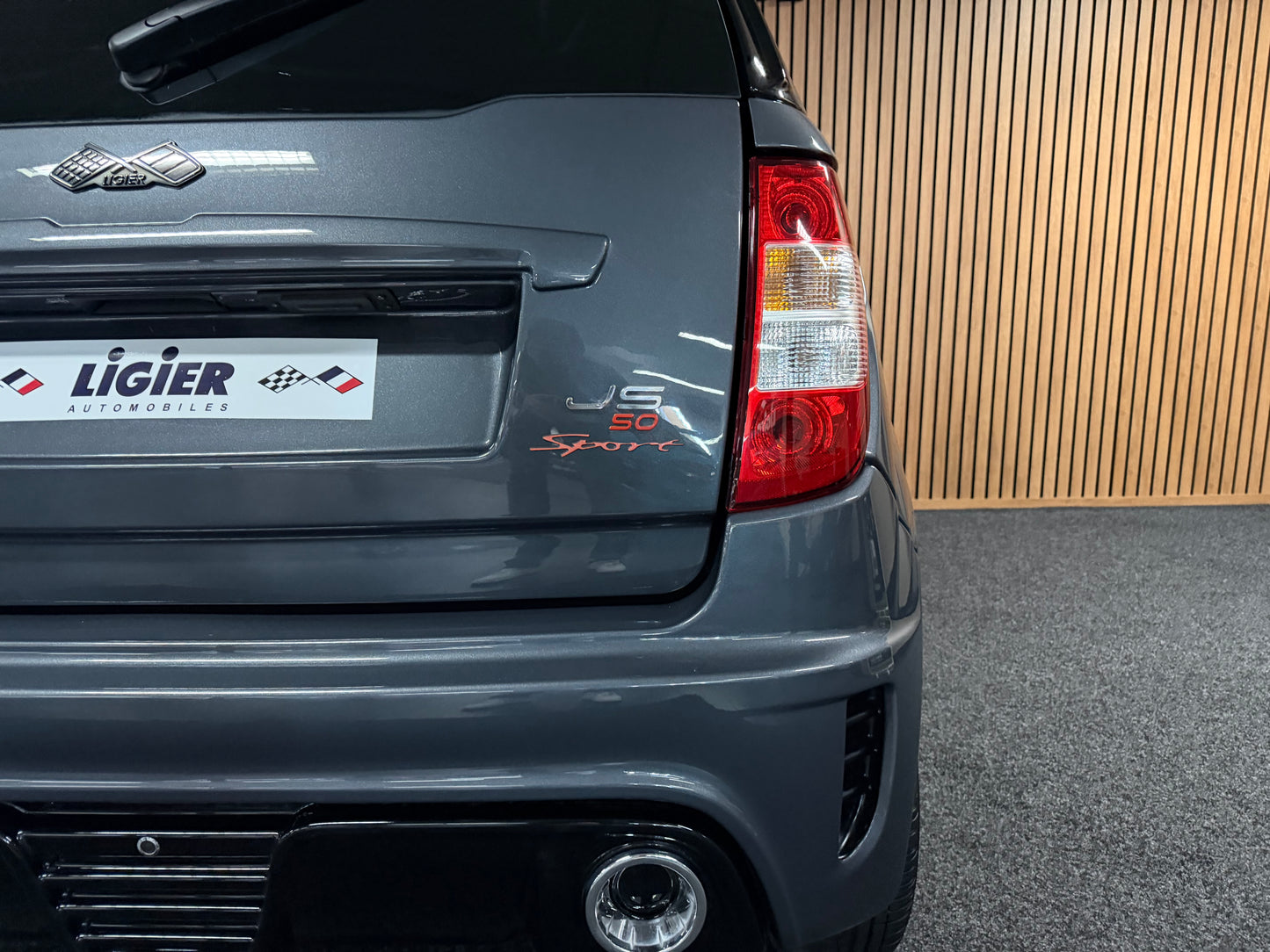Ligier JS50 Sport Grau  | Servolenkung | 8 PS leiser DCI Motor | 45 km/h | Rückfahrkamera | Innerhalb 250 KM Kostenlose Lieferung | Mopedauto | Leichtmobile
