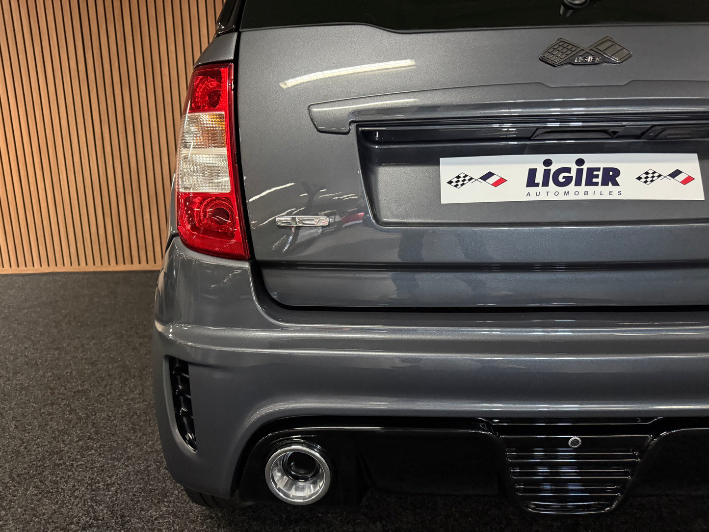 Ligier JS50 Sport Grau  | Servolenkung | 8 PS leiser DCI Motor | 45 km/h | Rückfahrkamera | Innerhalb 250 KM Kostenlose Lieferung | Mopedauto | Leichtmobile