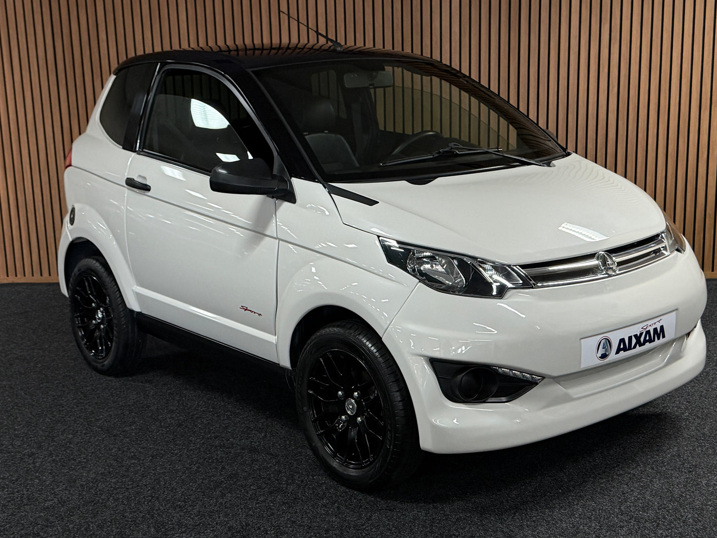 Aixam City Sport 45 km/h – Microcar – 45 km/h – Fahrbar ab 15 | 8 PS Kubota | Rückfahrkamera | Multi-Media Touch | 45 km/h | Innerhalb 250 KM Kostenlose Lieferung | Mopedauto | Leichtmobile