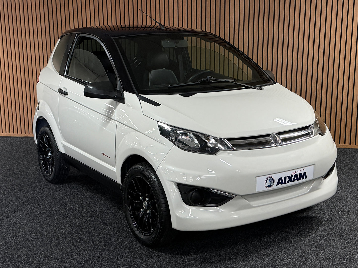 Aixam City Sport 45 km/h – Microcar – 45 km/h – Fahrbar ab 15 | 8 PS Kubota | Rückfahrkamera | Multi-Media Touch | 45 km/h | Innerhalb 250 KM Kostenlose Lieferung | Mopedauto | Leichtmobile
