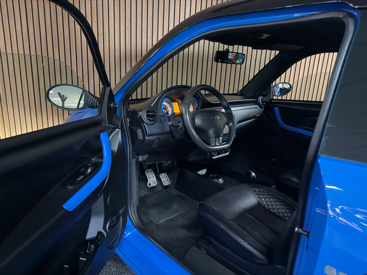 Ligier JS50 Ultimate Sport | Klimaanlage | 8 PS leiser DCI Motor | Rückfahrkamera | 45 km/h | Rückfahrkamera | Innerhalb 250 KM Kostenlose Lieferung | Mopedauto | Leichtmobile