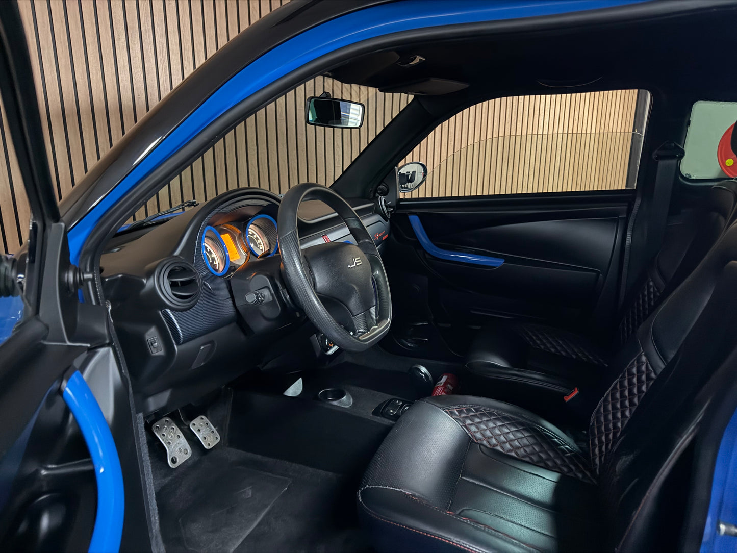 Ligier JS50 Ultimate Sport | Klimaanlage | 8 PS leiser DCI Motor | Rückfahrkamera | 45 km/h | Rückfahrkamera | Innerhalb 250 KM Kostenlose Lieferung | Mopedauto | Leichtmobile