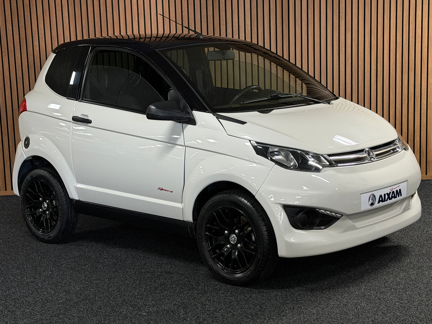 Aixam City Sport 45 km/h – Microcar – 45 km/h – Fahrbar ab 15 | 8 PS Kubota | Rückfahrkamera | Multi-Media Touch | 45 km/h | Innerhalb 250 KM Kostenlose Lieferung | Mopedauto | Leichtmobile