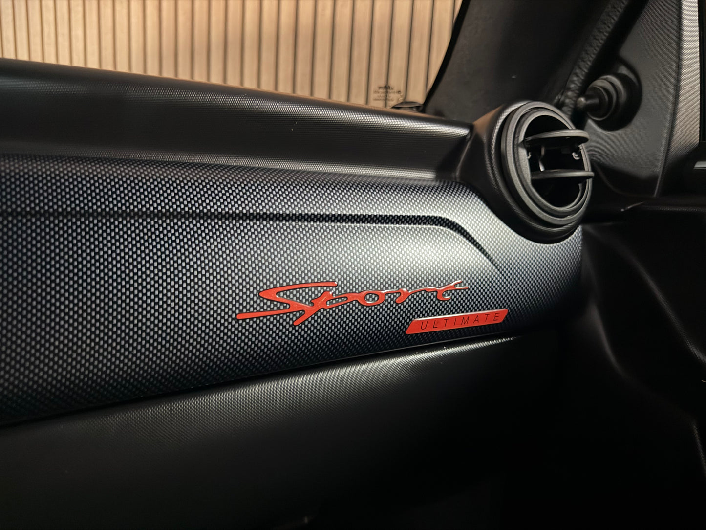 Ligier JS50 Ultimate Sport | Klimaanlage | 8 PS leiser DCI Motor | Rückfahrkamera | 45 km/h | Rückfahrkamera | Innerhalb 250 KM Kostenlose Lieferung | Mopedauto | Leichtmobile