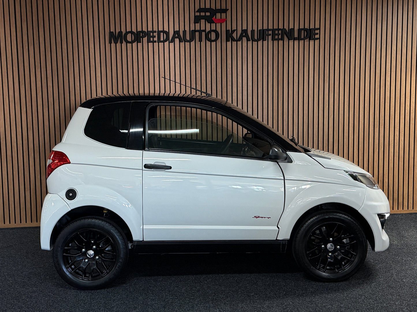Aixam City Sport 45 km/h – Microcar – 45 km/h – Fahrbar ab 15 | 8 PS Kubota | Rückfahrkamera | Multi-Media Touch | 45 km/h | Innerhalb 250 KM Kostenlose Lieferung | Mopedauto | Leichtmobile