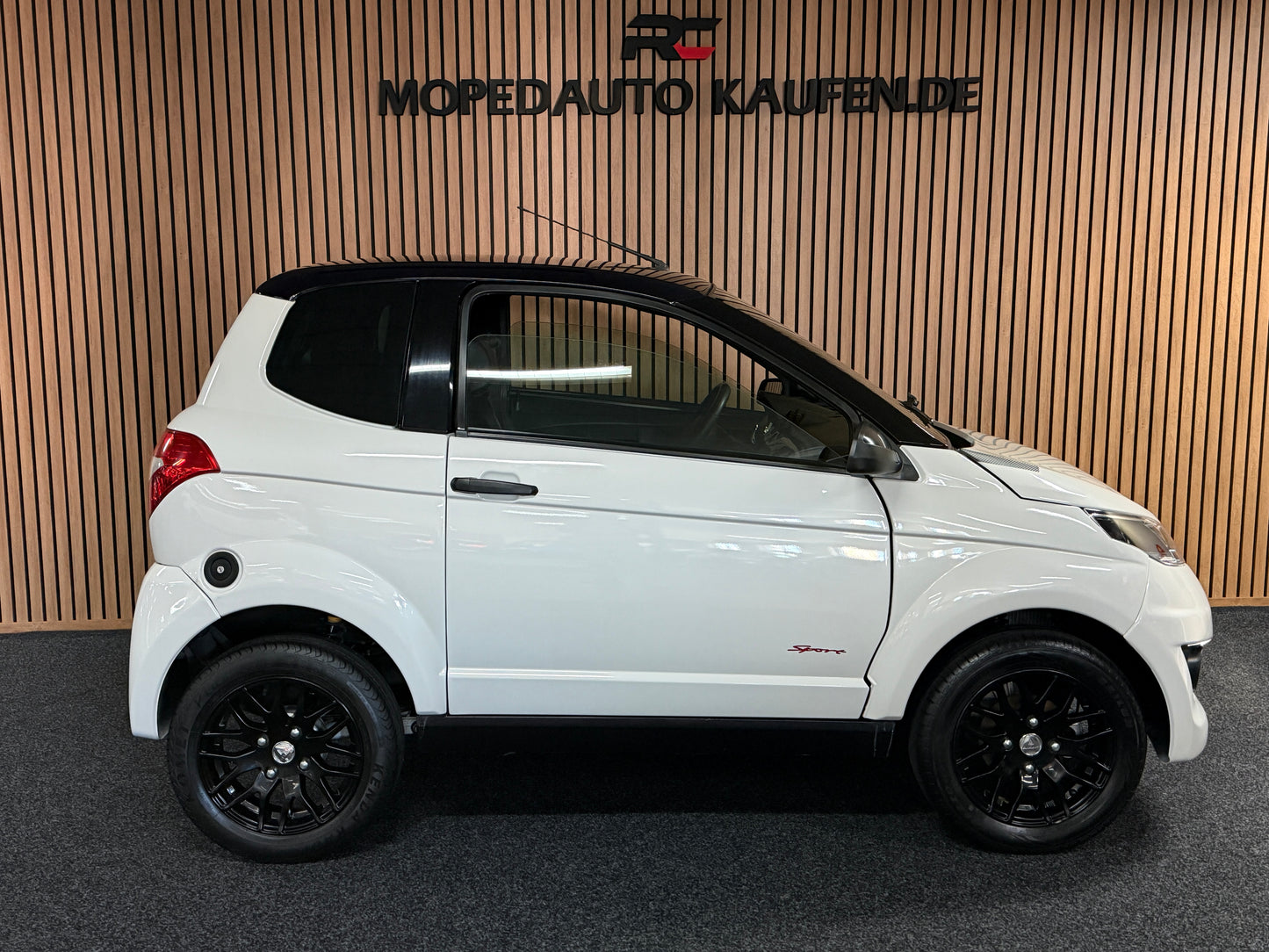 Aixam City Sport 45 km/h – Microcar – 45 km/h – Fahrbar ab 15 | 8 PS Kubota | Rückfahrkamera | Multi-Media Touch | 45 km/h | Innerhalb 250 KM Kostenlose Lieferung | Mopedauto | Leichtmobile