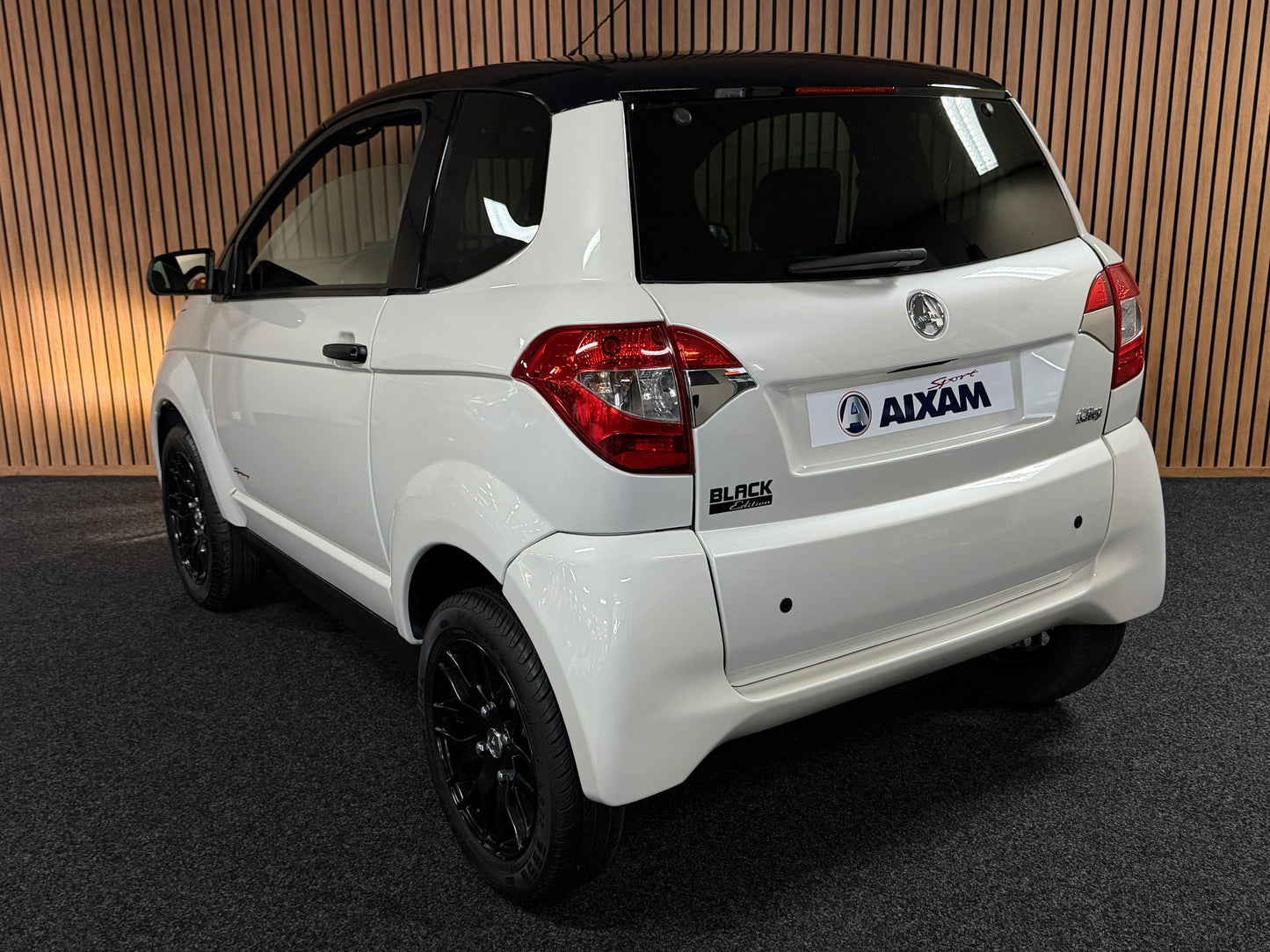 Aixam City Sport 45 km/h – Microcar – 45 km/h – Fahrbar ab 15 | 8 PS Kubota | Rückfahrkamera | Multi-Media Touch | 45 km/h | Innerhalb 250 KM Kostenlose Lieferung | Mopedauto | Leichtmobile