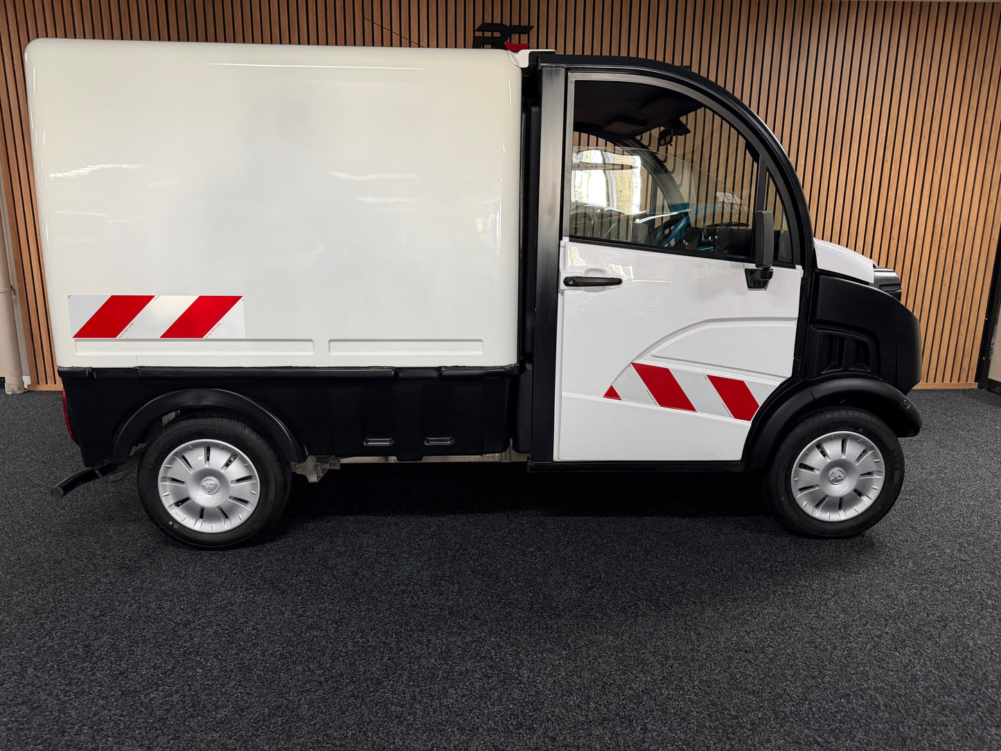 Aixam D-Truck Kastenwagen | LWK | 8 PS Kubota Motor | 45 km/h | Innerhalb 250 KM Kostenlose Lieferung | Mopedauto | Leichtmobile