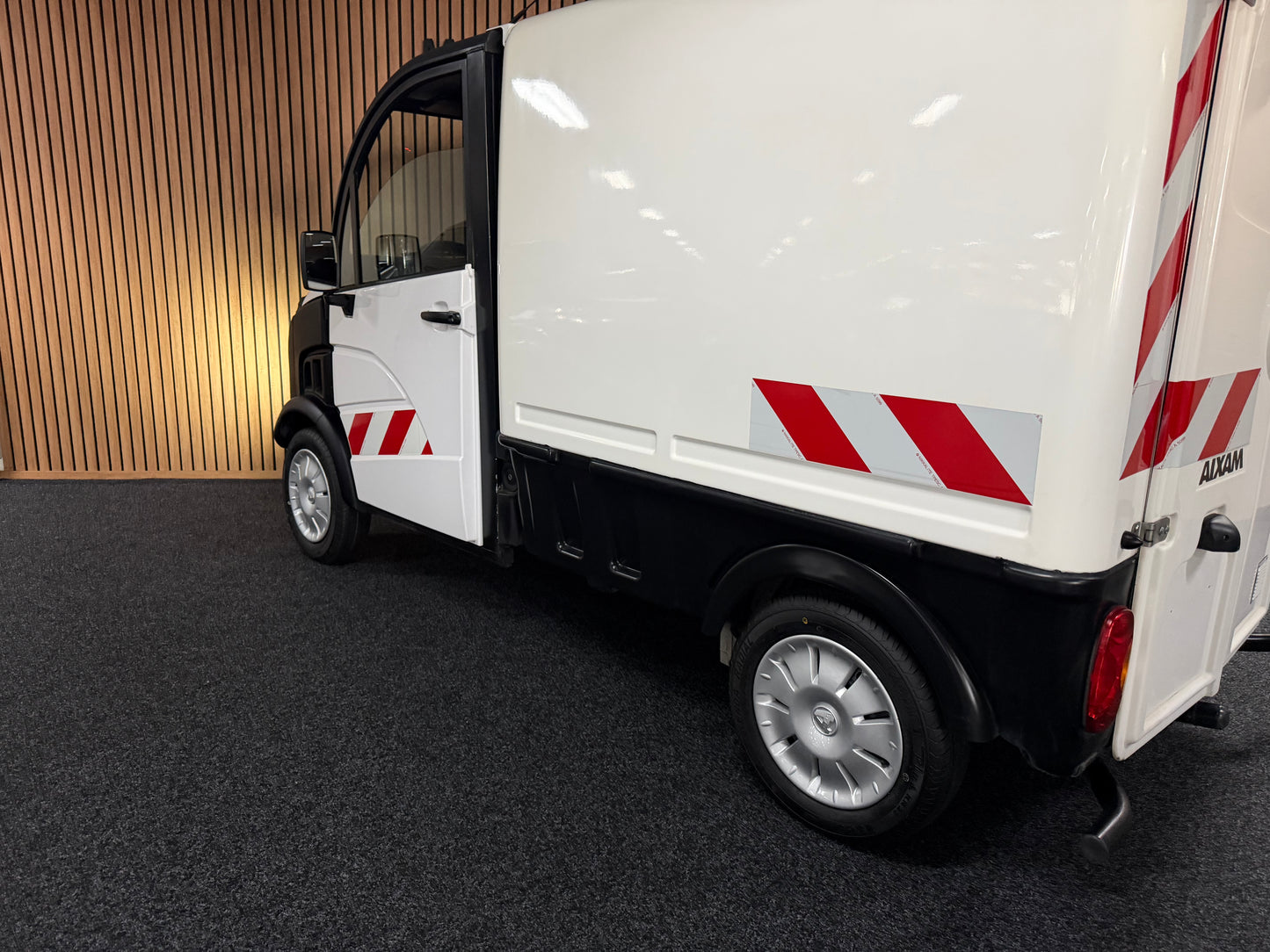 Aixam D-Truck Kastenwagen | LWK | 8 PS Kubota Motor | 45 km/h | Innerhalb 250 KM Kostenlose Lieferung | Mopedauto | Leichtmobile