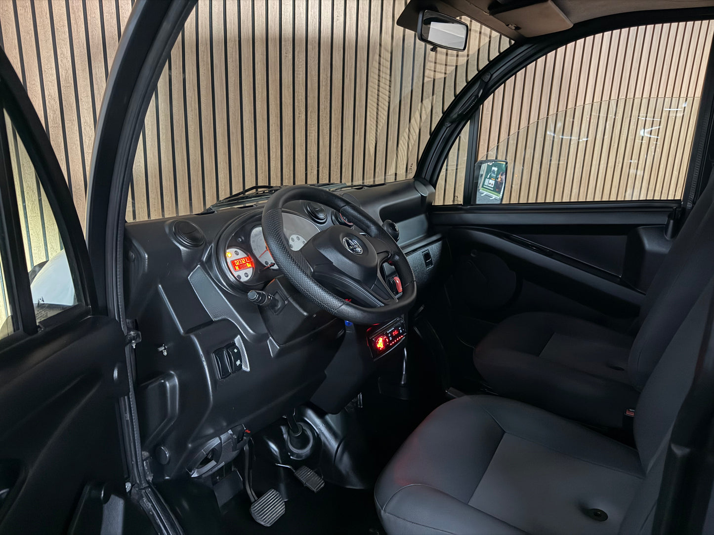 Aixam D-Truck Kastenwagen | LWK | 8 PS Kubota Motor | 45 km/h | Innerhalb 250 KM Kostenlose Lieferung | Mopedauto | Leichtmobile