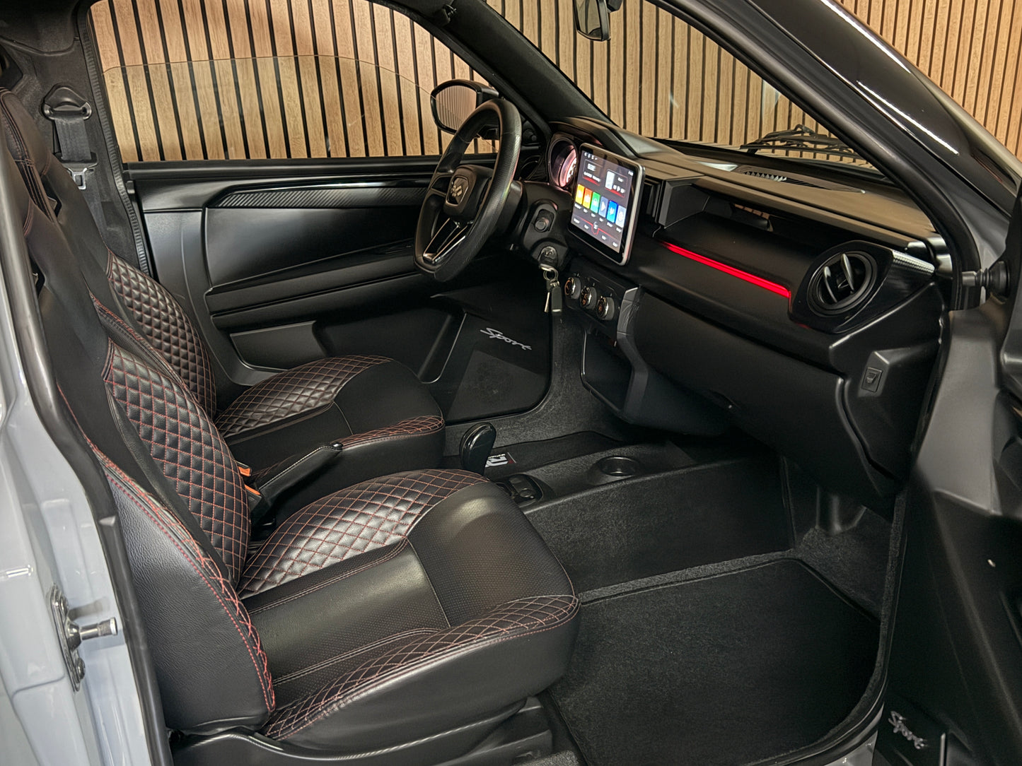 Ligier JS50 Ultimate Nardo Grau | Servolenkung | DAB + / Apple Carplay Ambilight | 8 PS leiser DCI Motor | 45 km/h | Rückfahrkamera | Innerhalb 250 KM Kostenlose Lieferung | Mopedauto | Leichtmobile