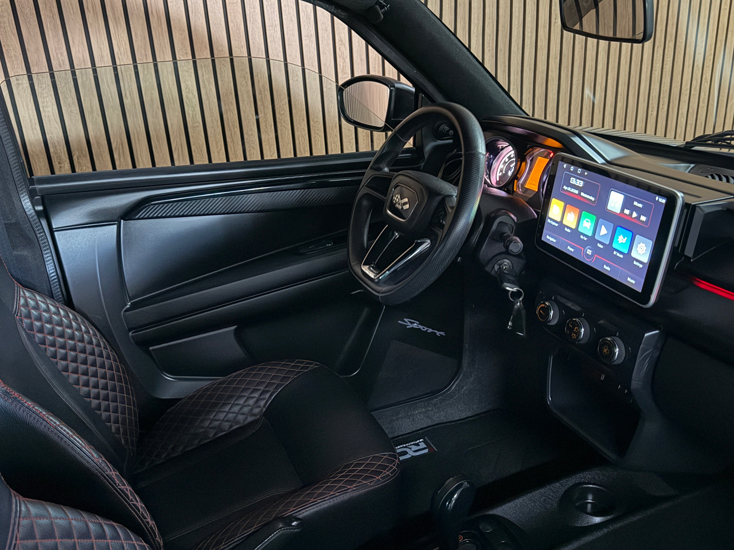 Ligier JS50 Ultimate Nardo Grau | Servolenkung | DAB + / Apple Carplay Ambilight | 8 PS leiser DCI Motor | 45 km/h | Rückfahrkamera | Innerhalb 250 KM Kostenlose Lieferung | Mopedauto | Leichtmobile