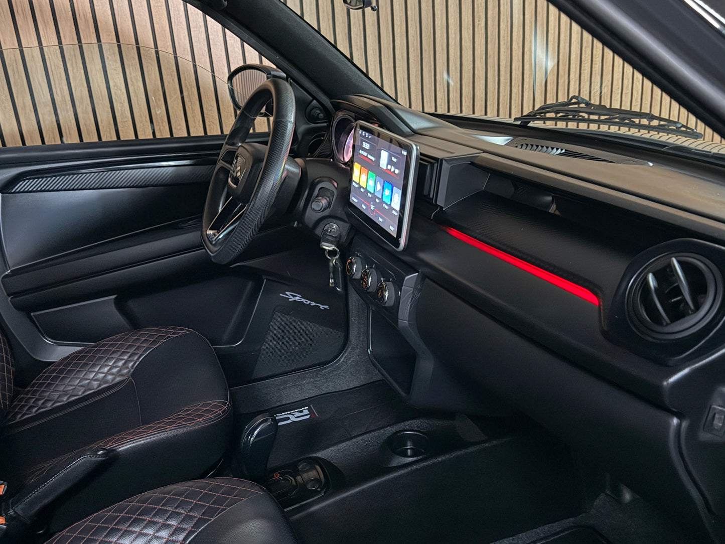 Ligier JS50 Ultimate Nardo Grau | Servolenkung | DAB + / Apple Carplay Ambilight | 8 PS leiser DCI Motor | 45 km/h | Rückfahrkamera | Innerhalb 250 KM Kostenlose Lieferung | Mopedauto | Leichtmobile