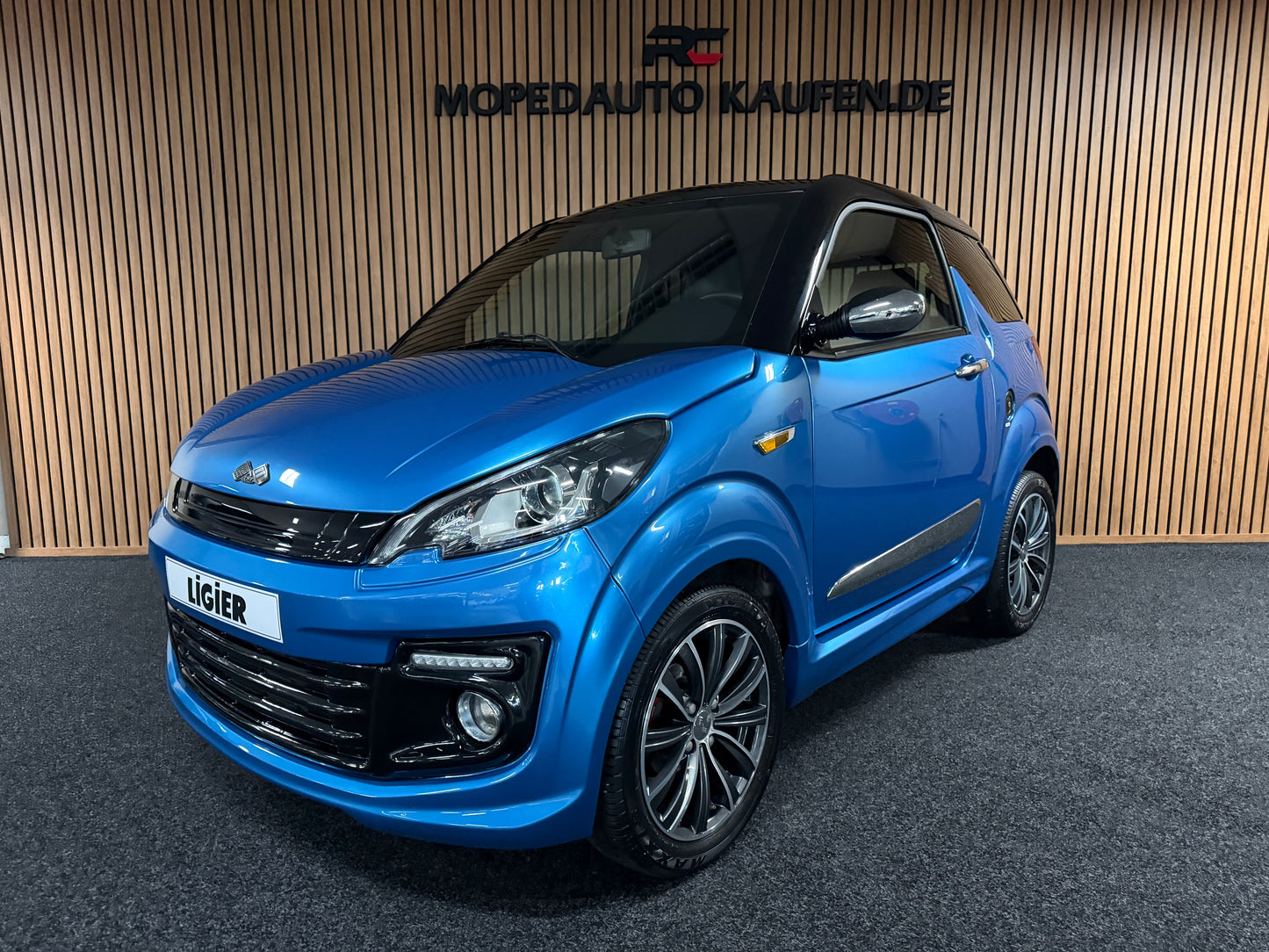 Ligier JS50 Sport Blau | 1. Besitzer | Rückfahrkamera | 8 PS motor | 45 km/h | Innerhalb 250 KM Kostenlose Lieferung | Mopedauto | Leichtmobile