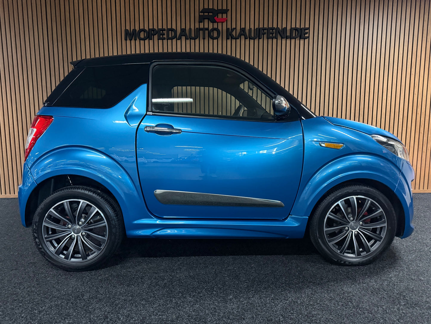 Ligier JS50 Sport Blau | 1. Besitzer | Rückfahrkamera | 8 PS motor | 45 km/h | Innerhalb 250 KM Kostenlose Lieferung | Mopedauto | Leichtmobile
