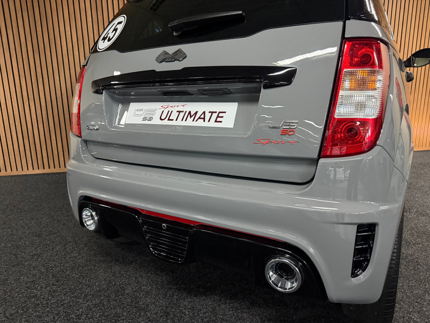 Ligier JS50 Sport Ultimate Nardo Grau | Rückfahrkamera | Servolenkung | 8 PS leiser DCI motor | Apple Carplay / Android | 45 km/h | Innerhalb 250 KM Kostenlose Lieferung | Mopedauto | Leichtmobile