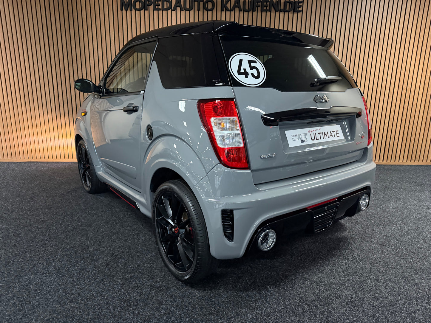 Ligier JS50 Sport Ultimate Nardo Grau | Rückfahrkamera | Servolenkung | 8 PS leiser DCI motor | Apple Carplay / Android | 45 km/h | Innerhalb 250 KM Kostenlose Lieferung | Mopedauto | Leichtmobile