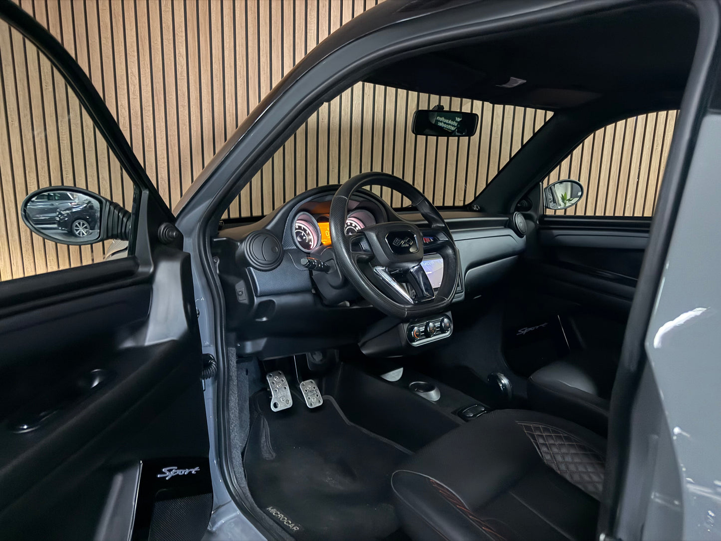 Ligier JS50 Sport Ultimate Nardo Grau | Rückfahrkamera | Servolenkung | 8 PS leiser DCI motor | Apple Carplay / Android | 45 km/h | Innerhalb 250 KM Kostenlose Lieferung | Mopedauto | Leichtmobile