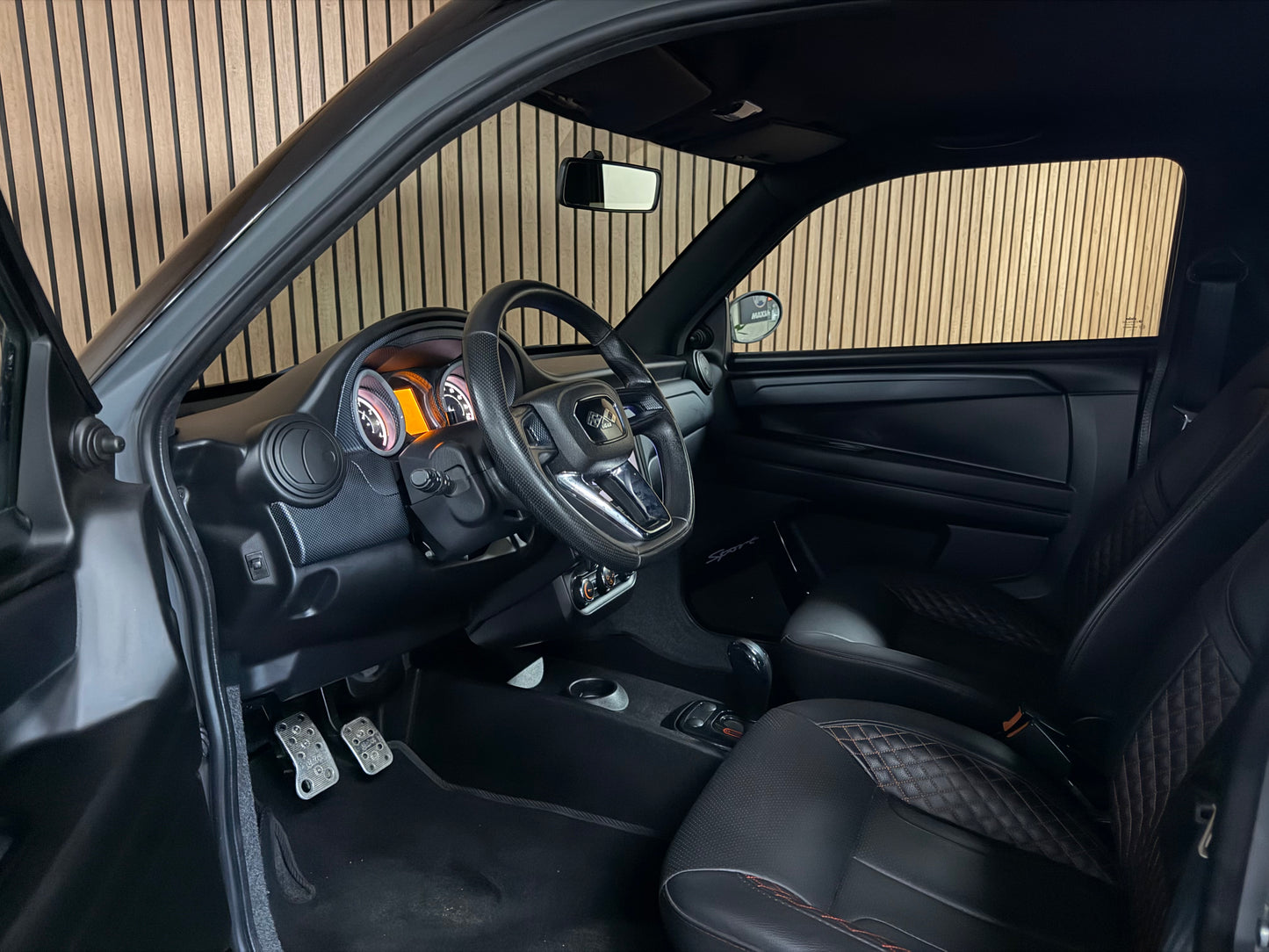 Ligier JS50 Sport Ultimate Nardo Grau | Rückfahrkamera | Servolenkung | 8 PS leiser DCI motor | Apple Carplay / Android | 45 km/h | Innerhalb 250 KM Kostenlose Lieferung | Mopedauto | Leichtmobile