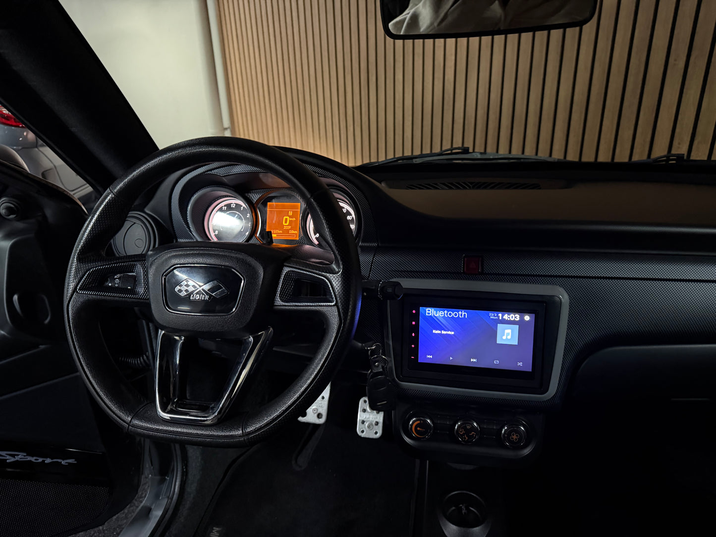Ligier JS50 Sport Ultimate Nardo Grau | Rückfahrkamera | Servolenkung | 8 PS leiser DCI motor | Apple Carplay / Android | 45 km/h | Innerhalb 250 KM Kostenlose Lieferung | Mopedauto | Leichtmobile